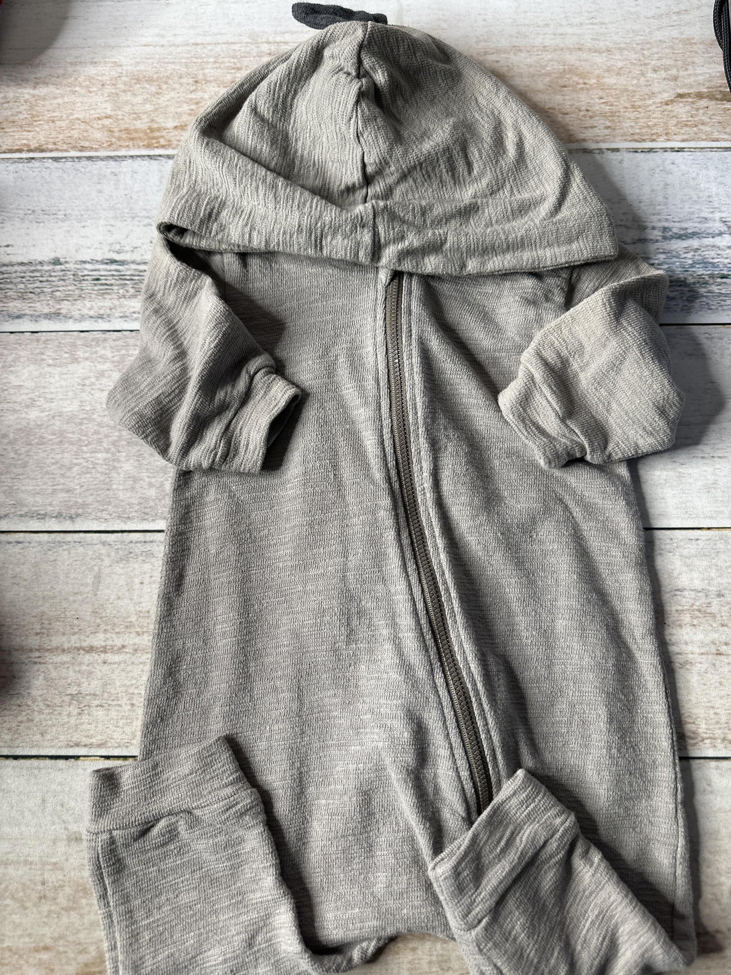 LALA Unisex Grey Long Sleeve Outfit Size: 3-6 months Grey