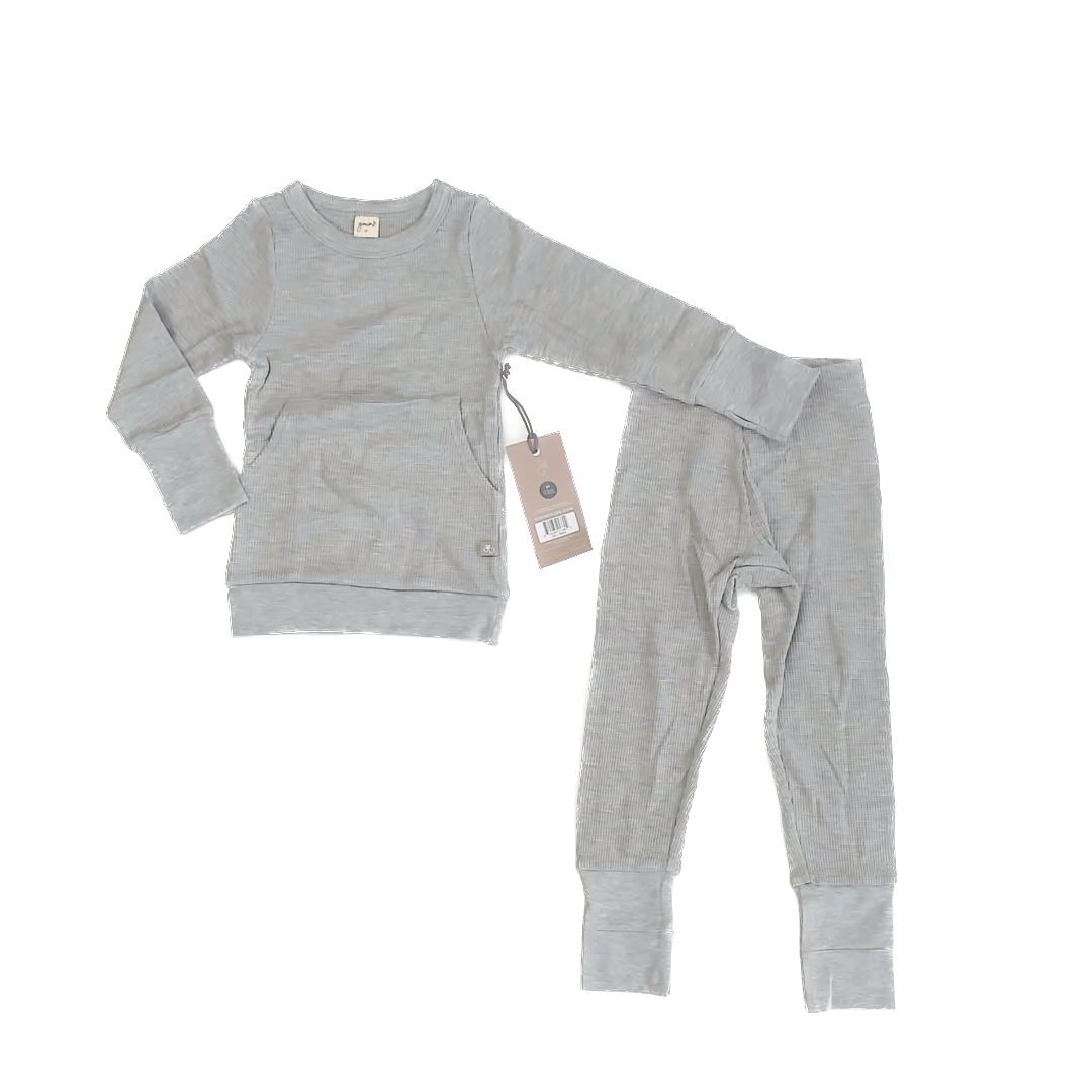 Goumi Unisex Grey Apparel Sets Size: 3T Grey