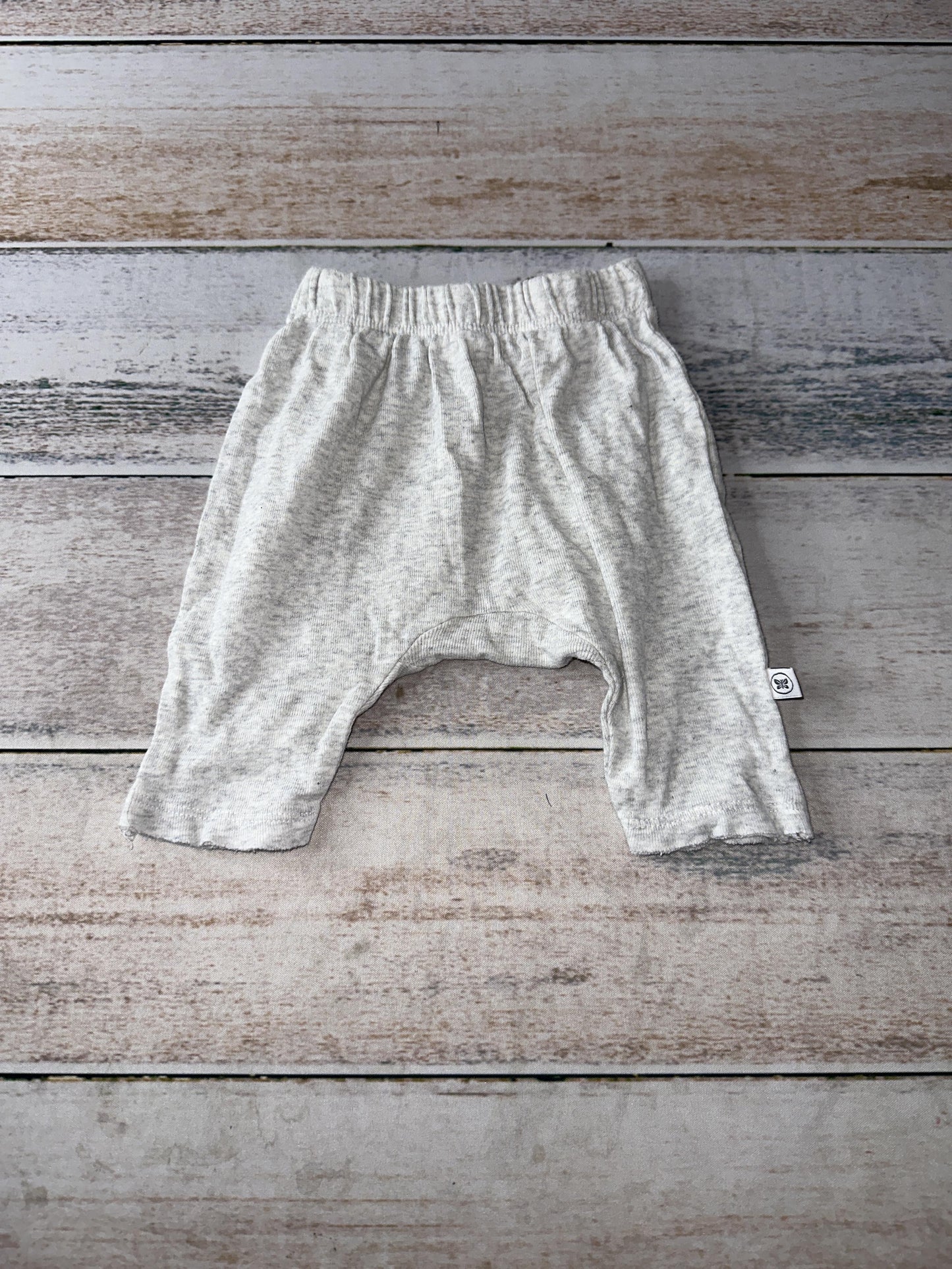 Honest co Unisex Grey Pants Size: Newborn Grey