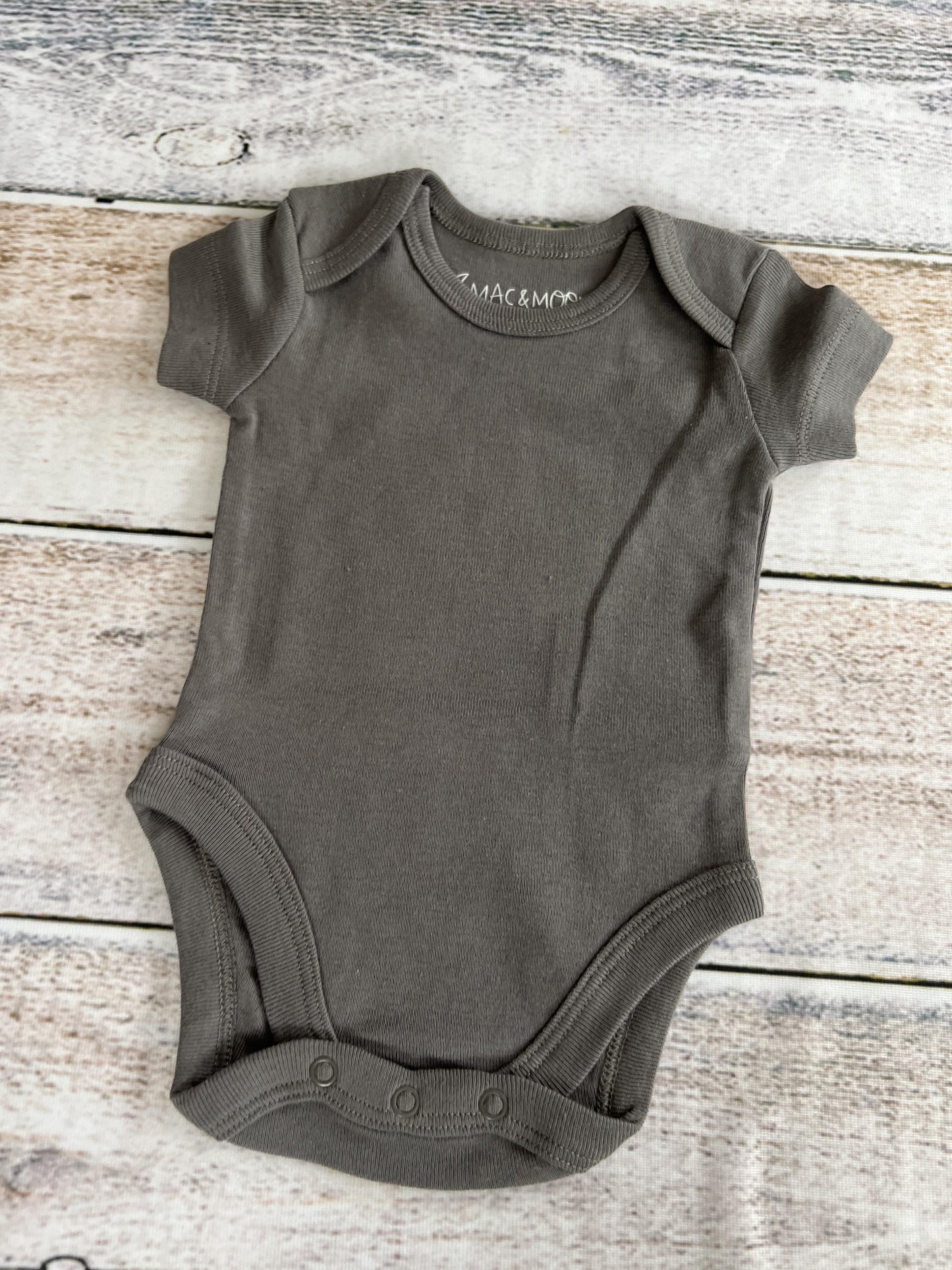 Mac and Moon Unisex Grey Onesie Size: Newborn Grey