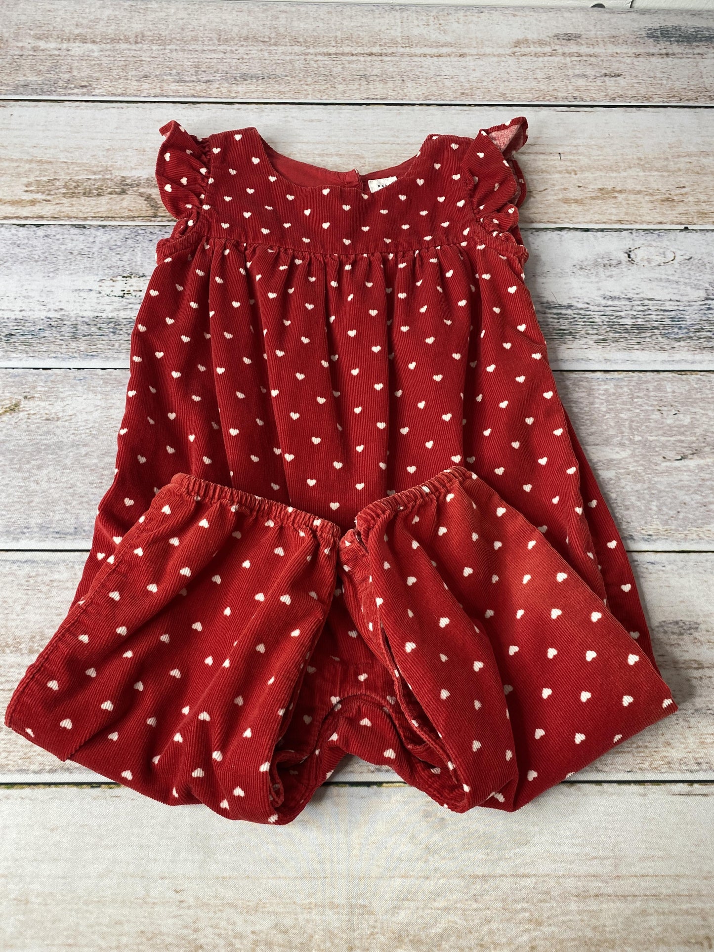 Gap Girls Hearts | White | Red Romper Size: 12-18 months Hearts | White | Red