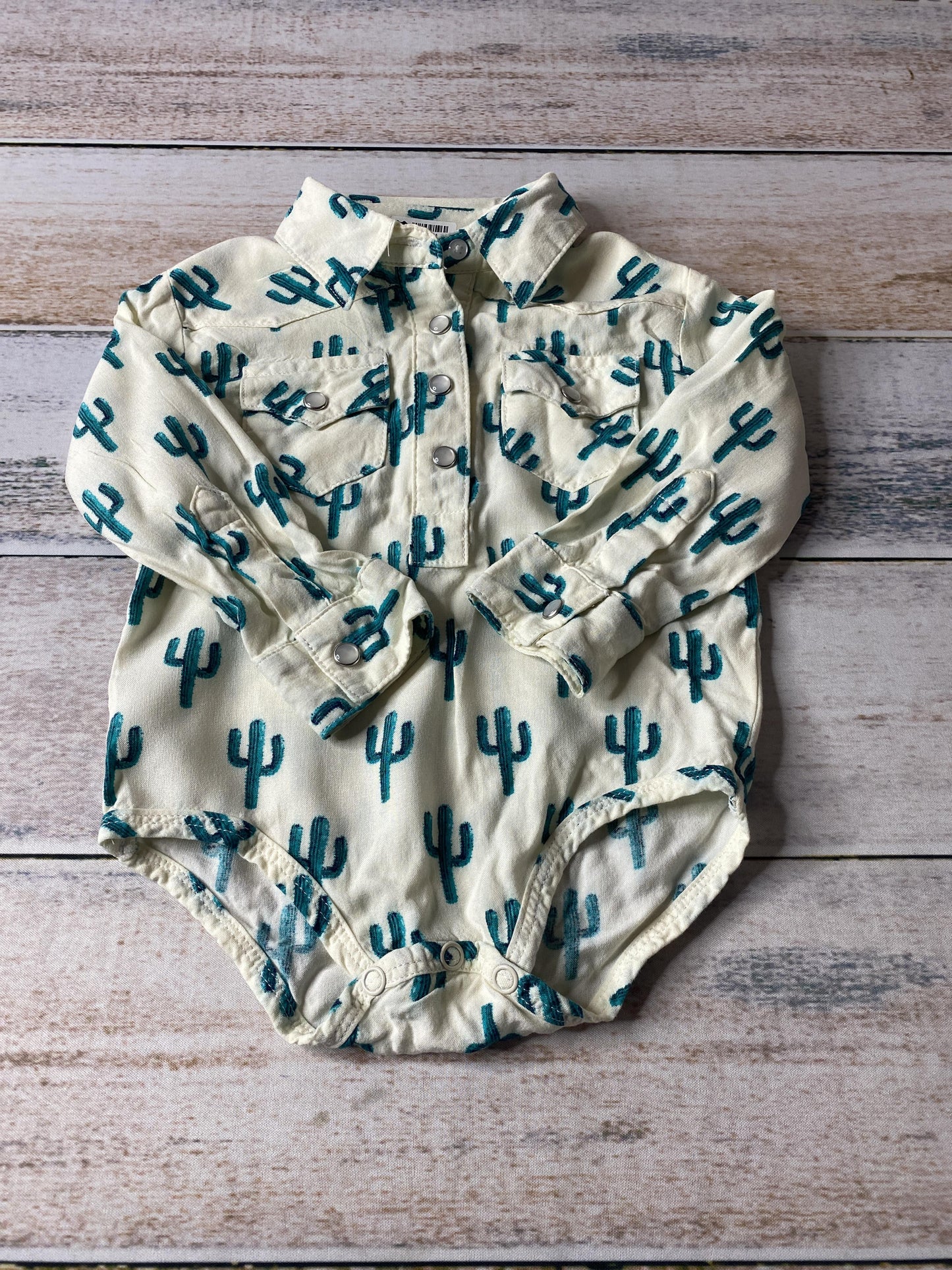 Wrangler Boys Ivory | Cactus Onesie Size: 3-6 months Ivory | Cactus