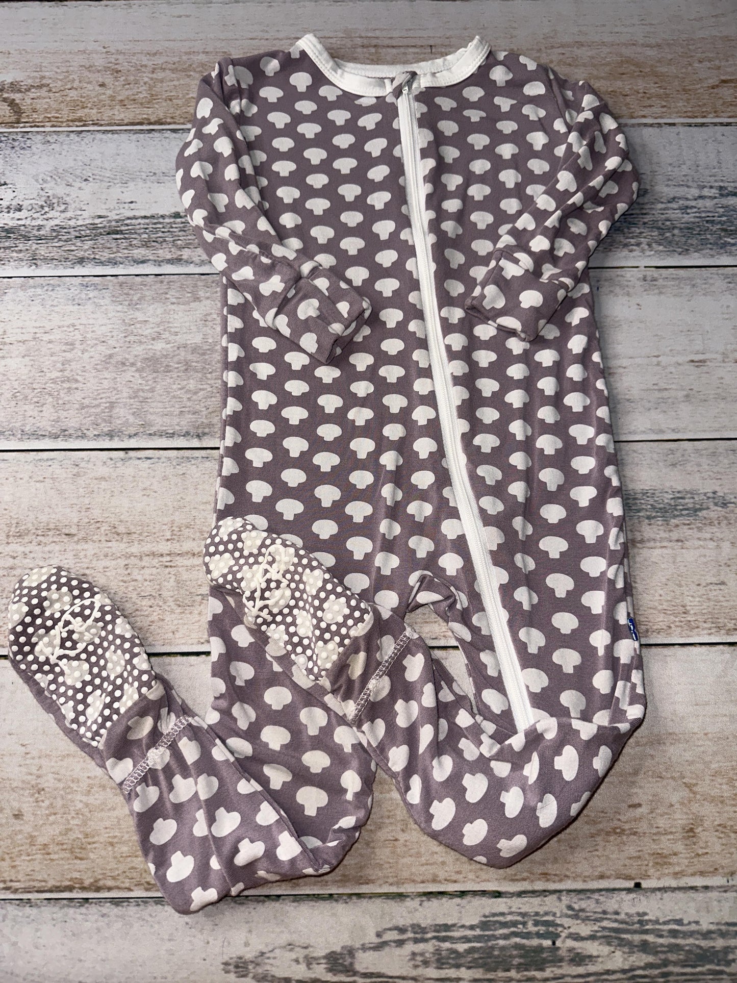 KicKee Pants Girls Lavender | cream | Pattern Pajamas Size: 24 months Lavender | cream | Pattern