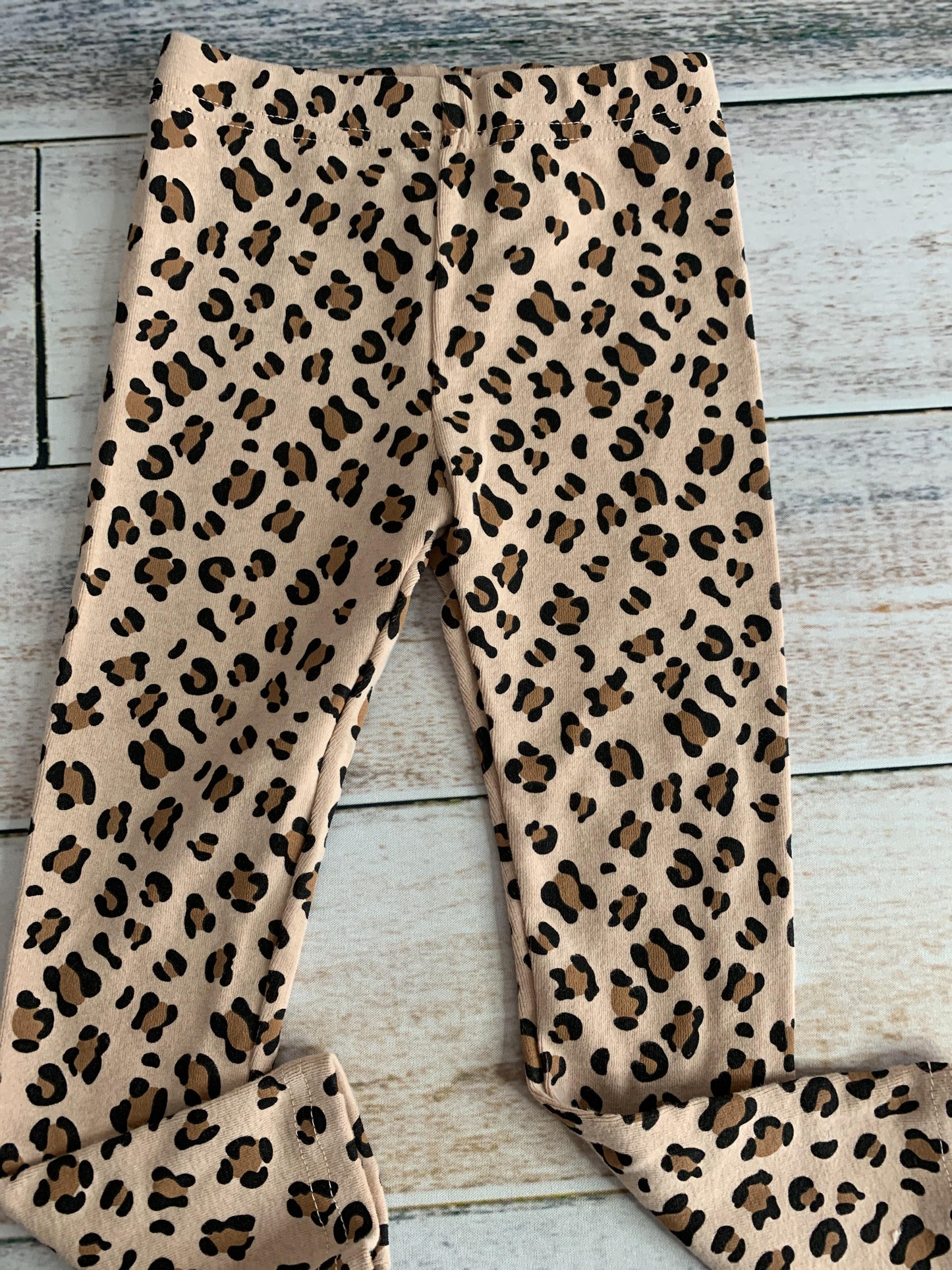 Girls Leopard print Pajamas Size: 3T Leopard print