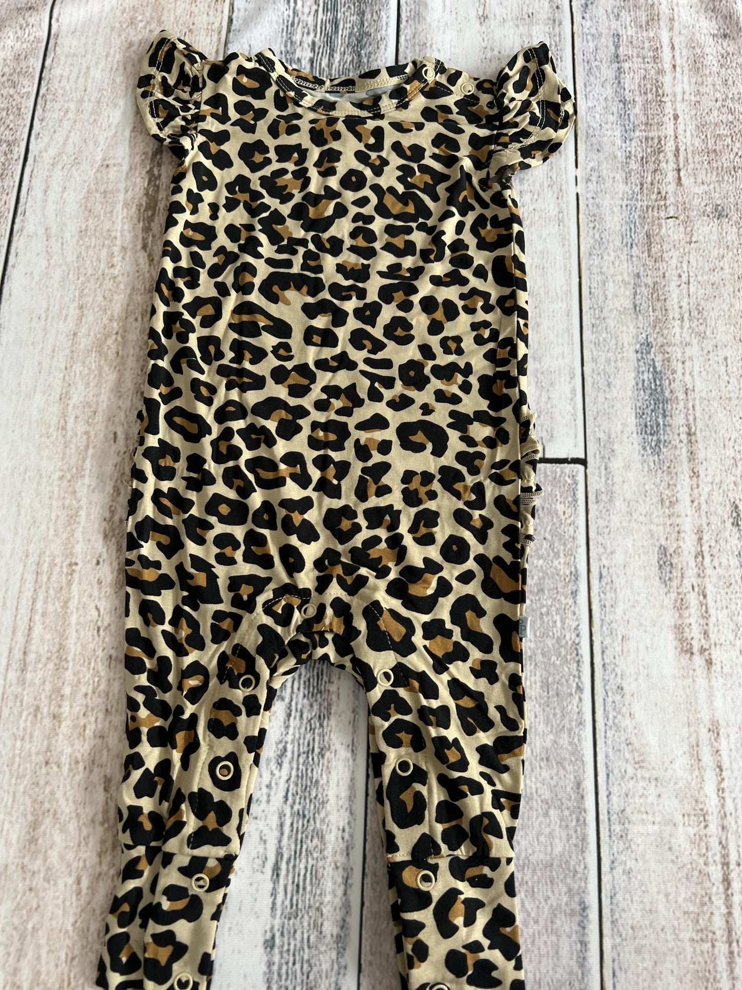 Posh Peanut Girls Leopard print Romper Size: 9-12 Months Leopard print