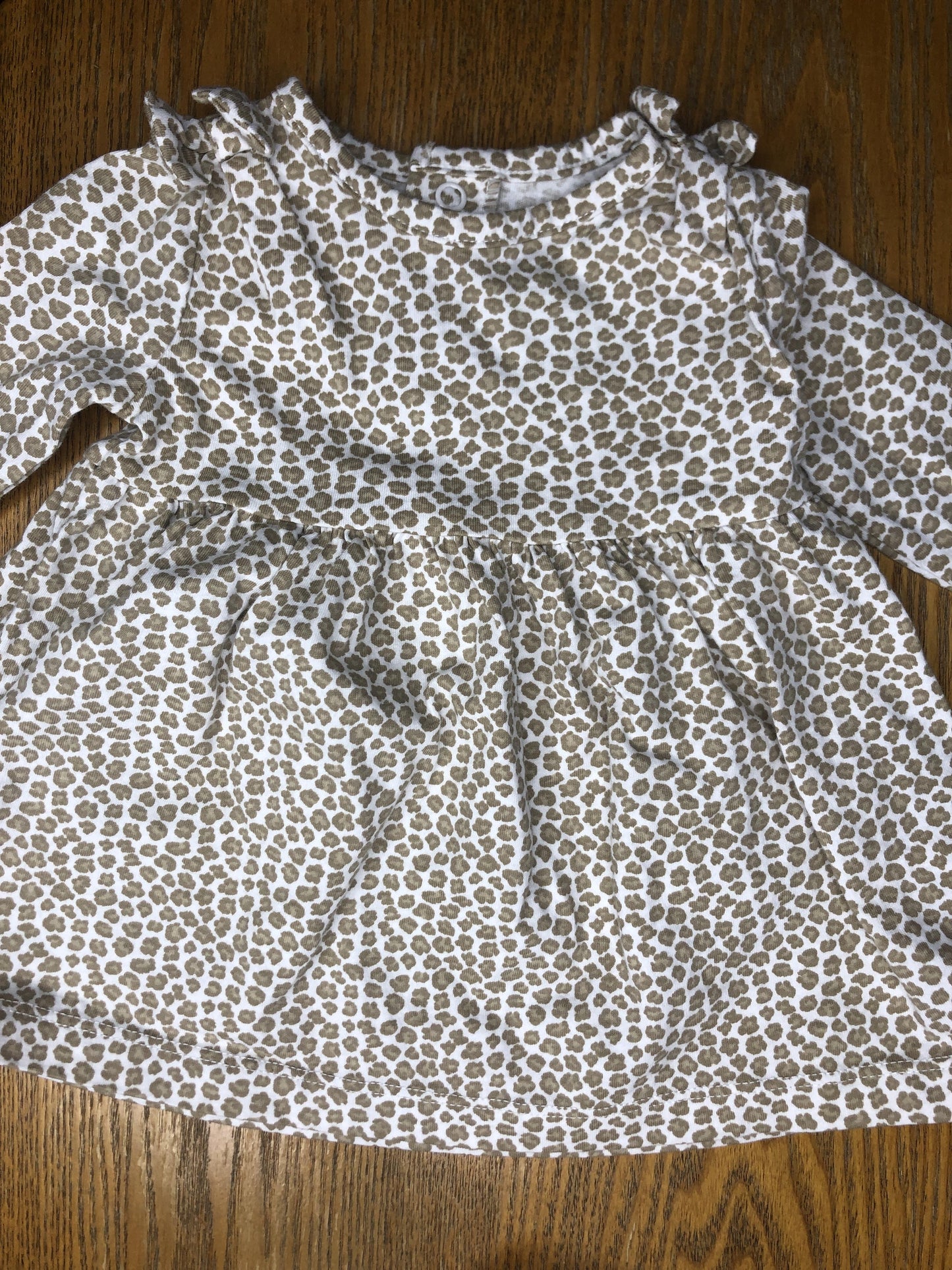 Carters Girls Leopard print Dress Size: 3 months Leopard print