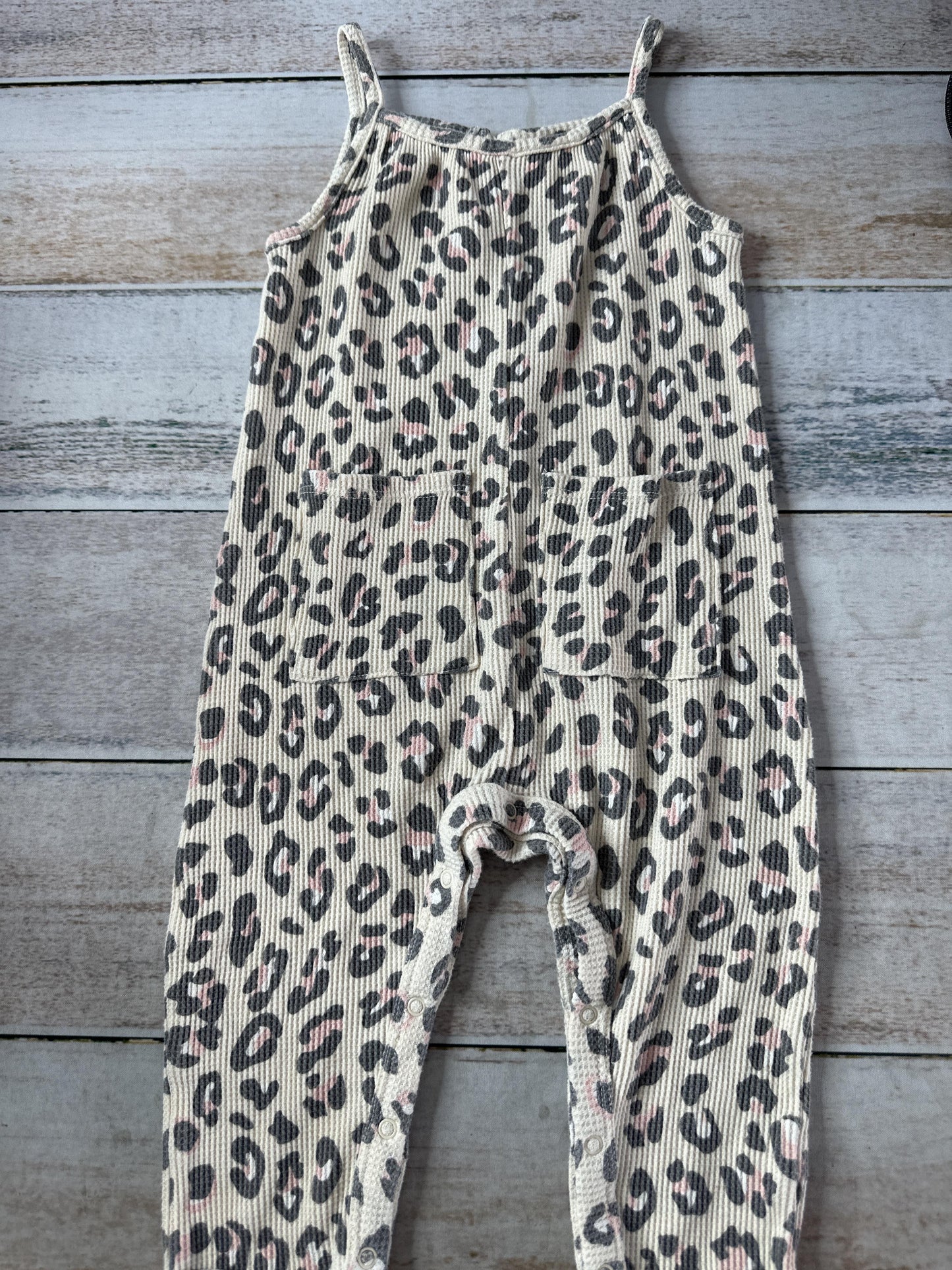 Grayson Collective Unisex Leopard print Romper Size: 18 months Leopard print
