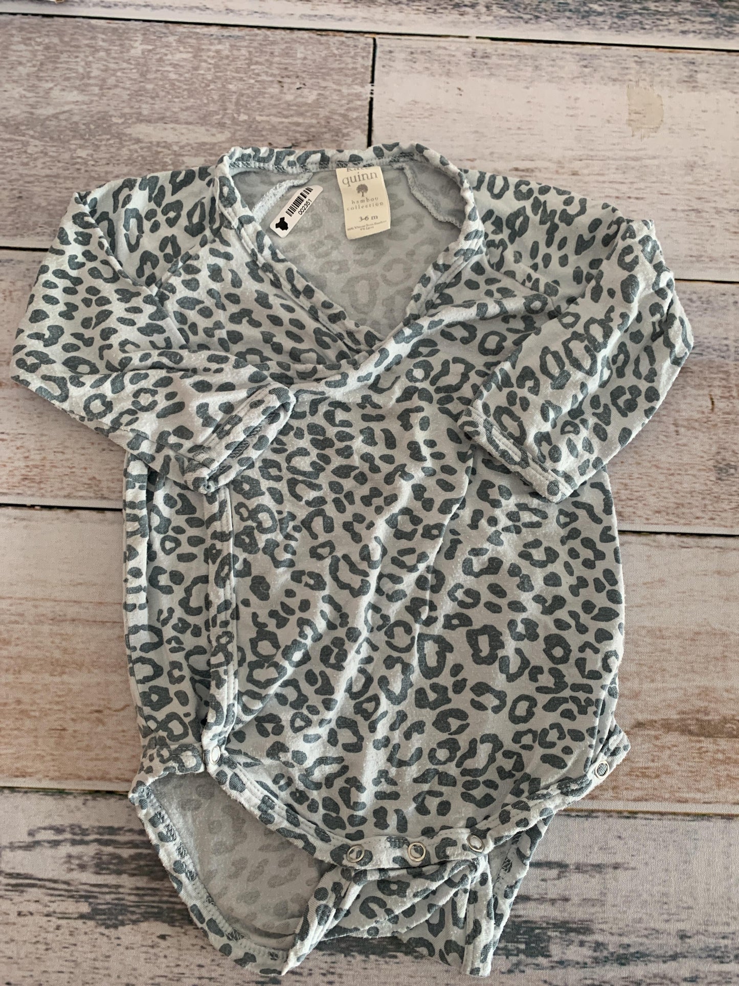 Kate Quinn Girls Light Blue | Grey | Leopard print Onesie Size: 3-6 months Light Blue | Grey | Leopard print