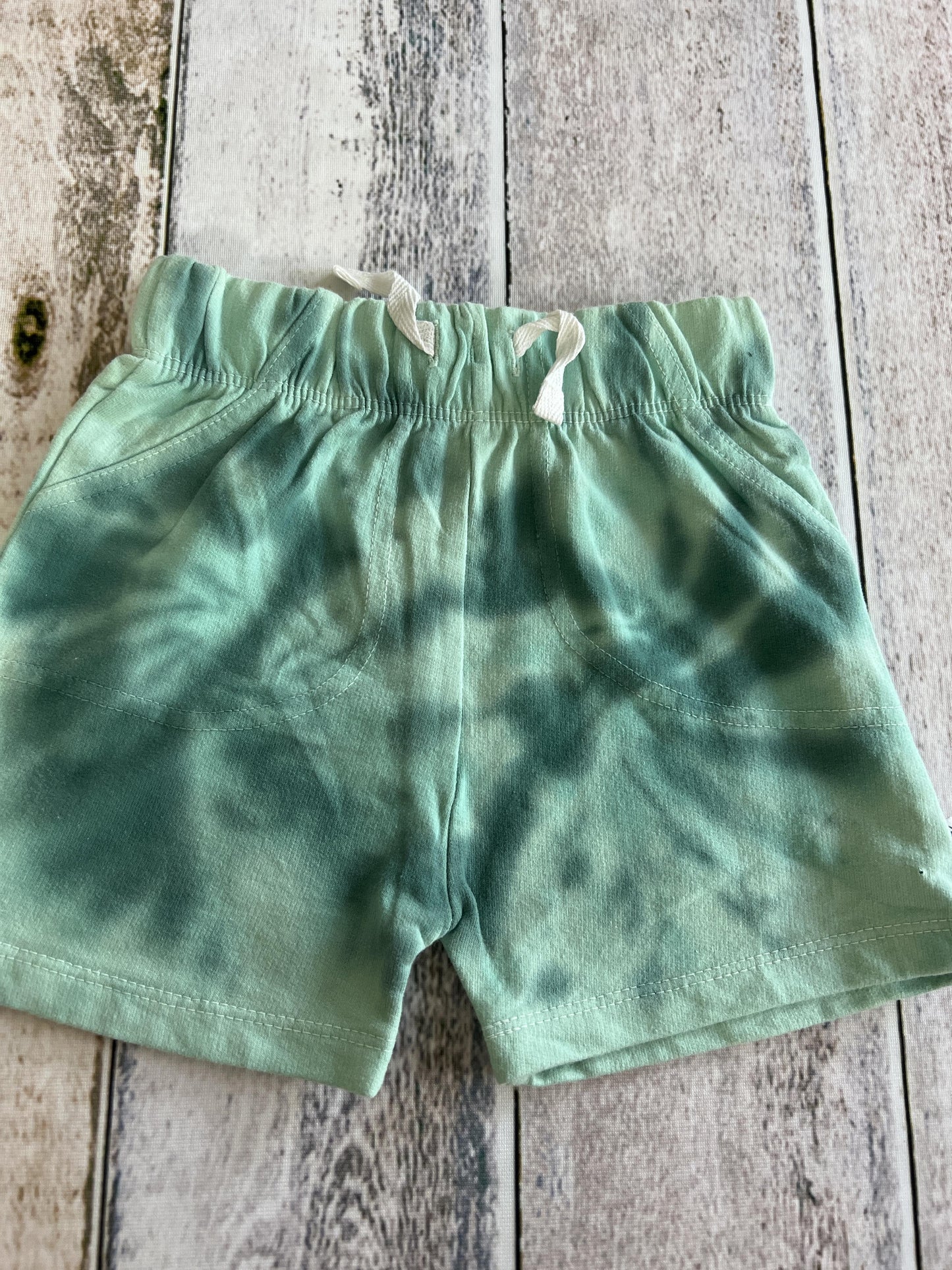 Honest co Boys Light Blue | Tie Dye Shorts Size: 18 months Light Blue | Tie Dye