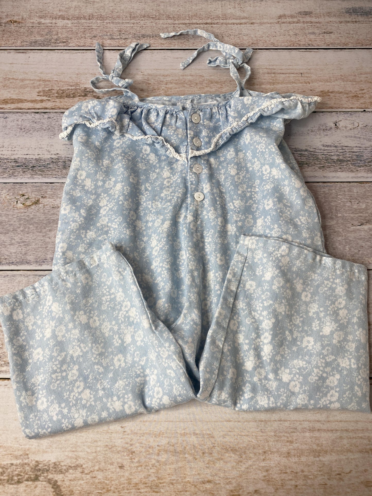 Leah & Rae Girls Light Blue | White | Flowers Jumper Size: 18-24 months Light Blue | White | Flowers