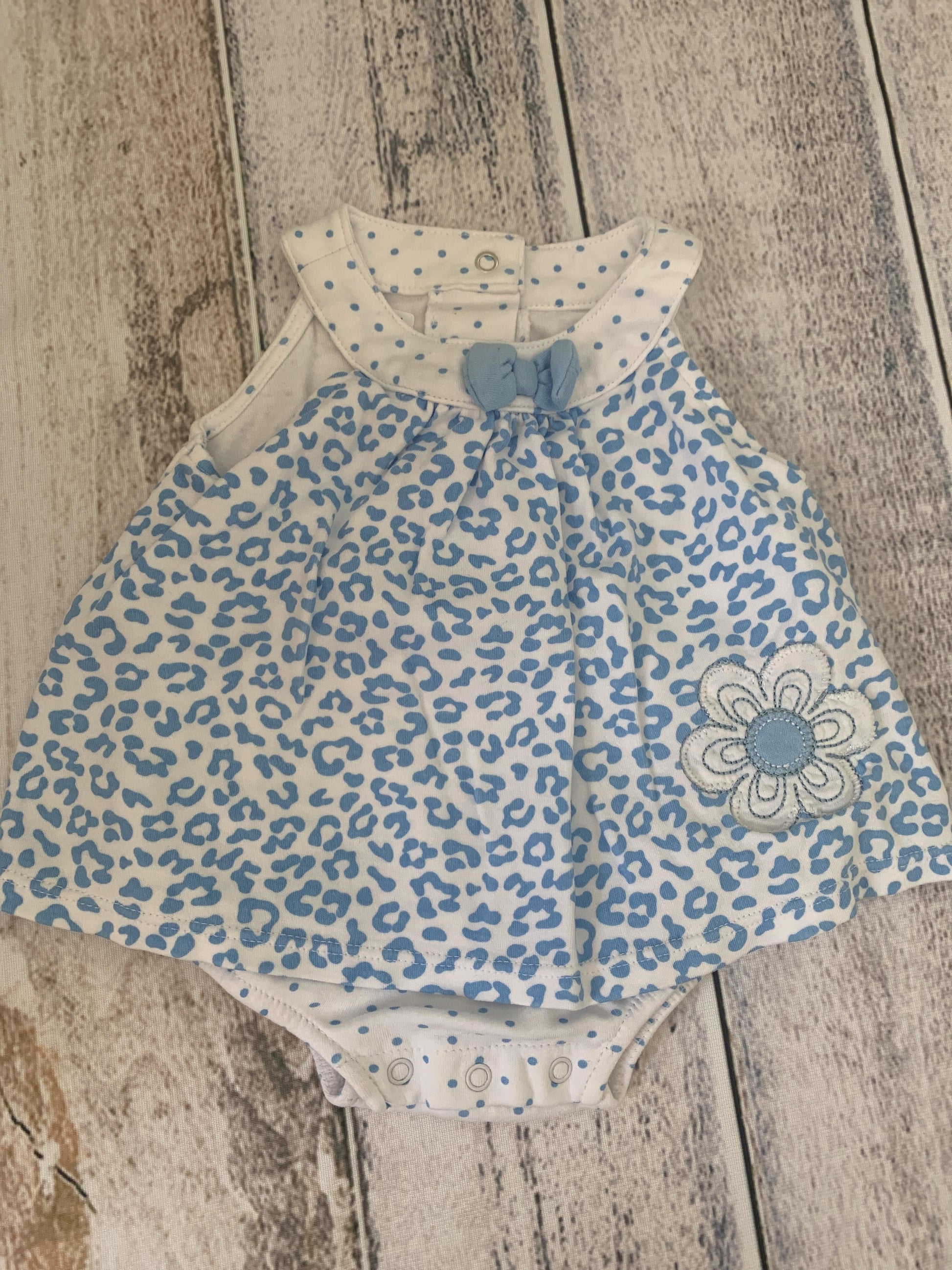 Little Me Girls Light Blue | White | Leopard print Romper Size: 3 months Light Blue | White | Leopard print