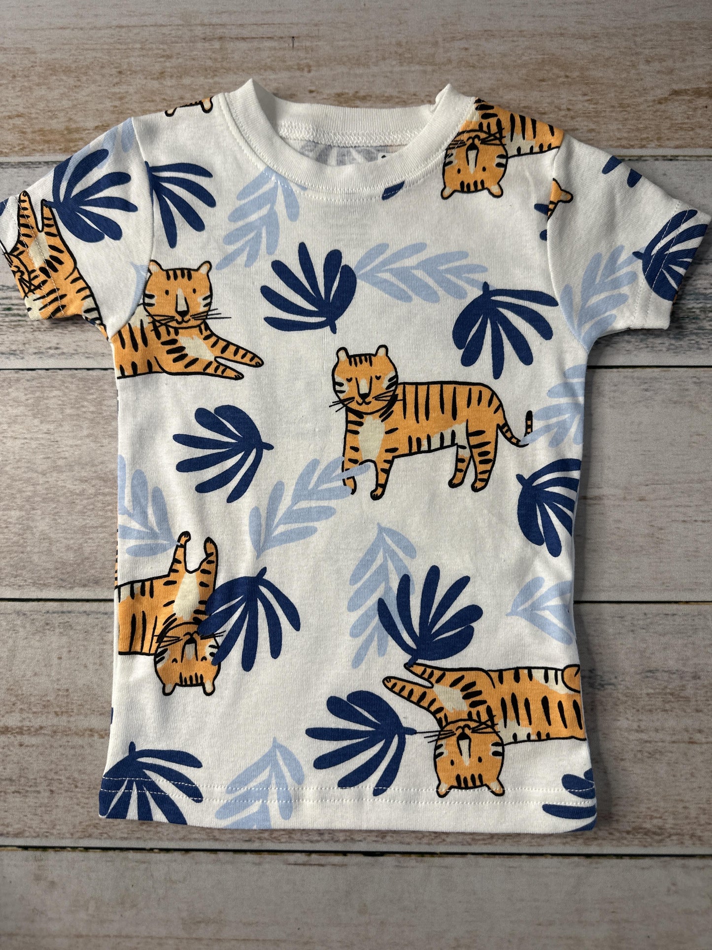 Carters Boys Light Blue | White | orange | animals Pajamas Size: 18-24 months Light Blue | White | orange | animals