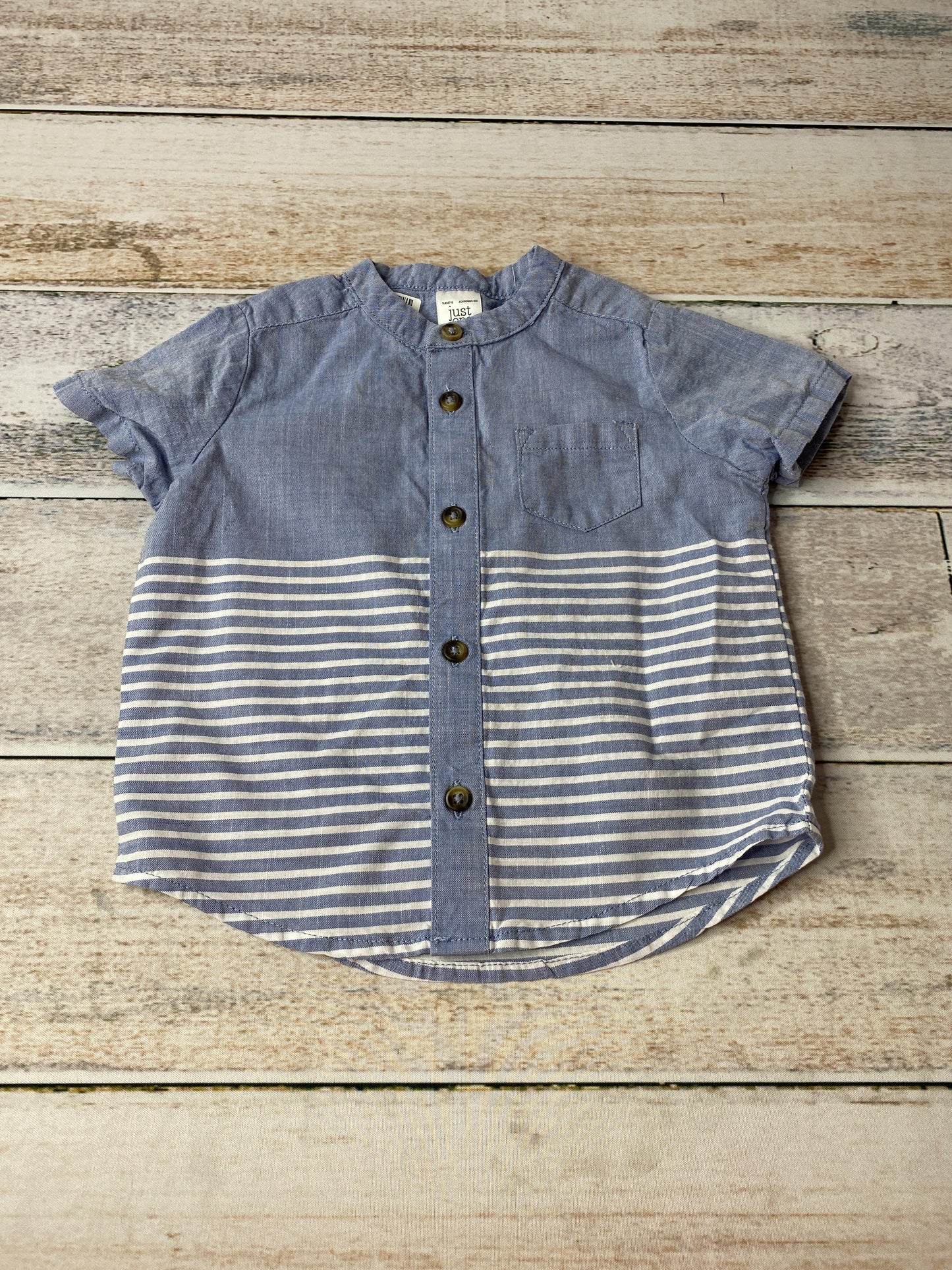 Just Born Boys Light Blue | White | Stripe Button Down Short Sleeve Size: 9 months Light Blue | White | Stripe