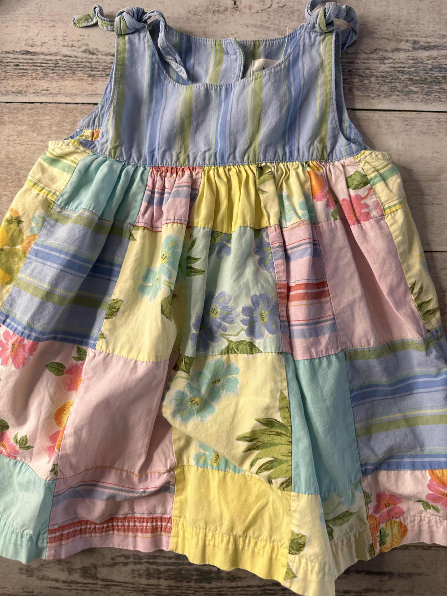 Gap Girls Light Blue | Yellow | pink | light green Dress Size: 12-18 months Light Blue | Yellow | pink | light green