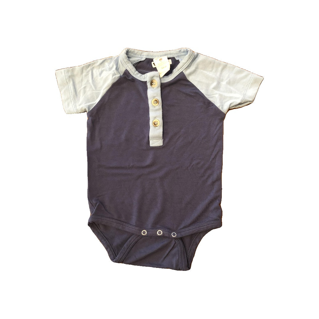 Kate Quinn Boys Light Blue Onesie Size: 3-6 months Light Blue