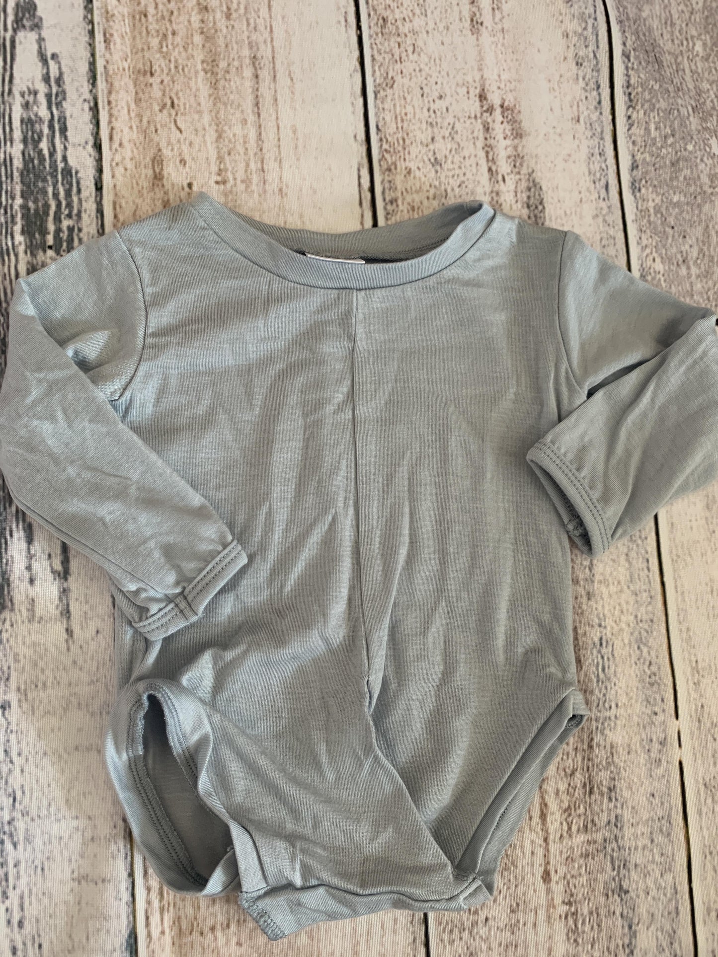 Peasy Boys Light Blue Onesie Size: 3-6 months Light Blue