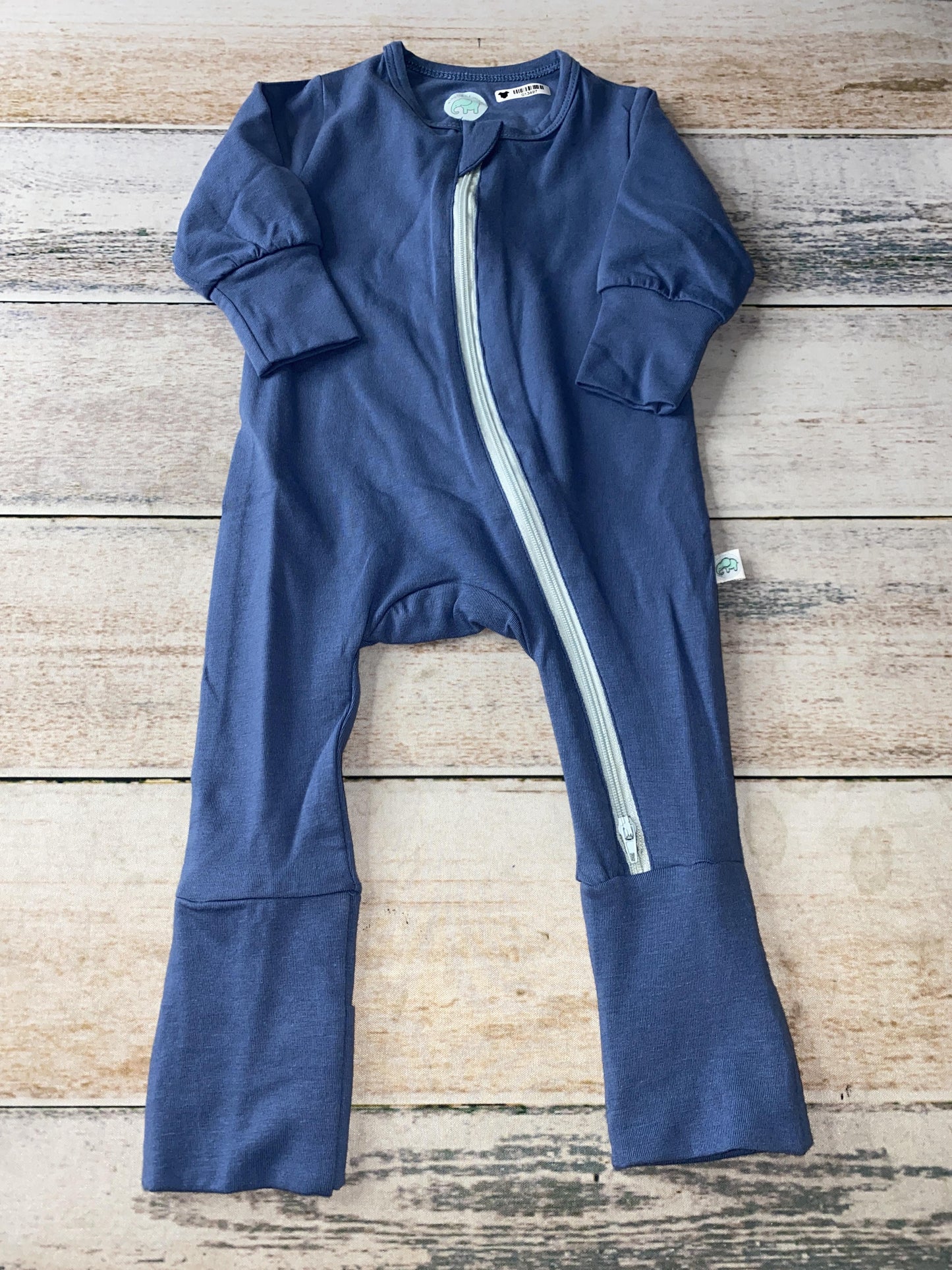 Elephant Moon Unisex Light Blue Pajamas Size: 0-3 months Light Blue