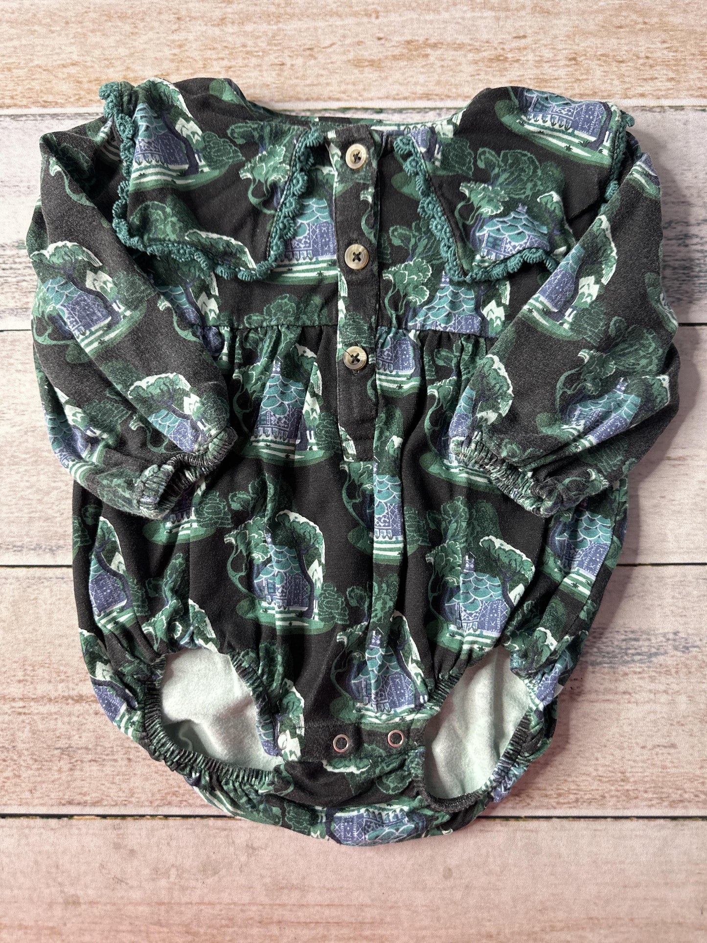 Kate Quinn Girls light green | Black | Light Blue Long Sleeve Outfit Size: 12-18 months light green | Black | Light Blue