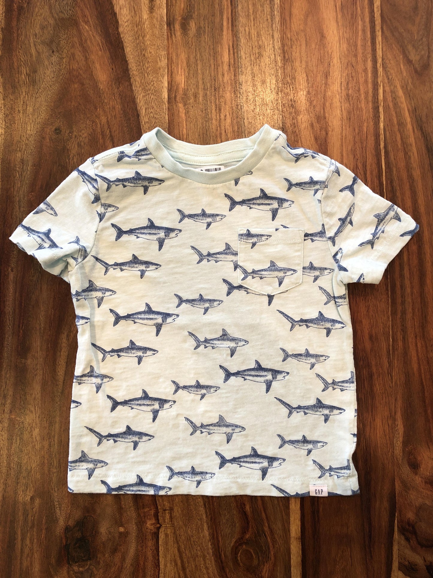 Gap Boys light green | Sharks T-Shirt Size: 3T light green | Sharks