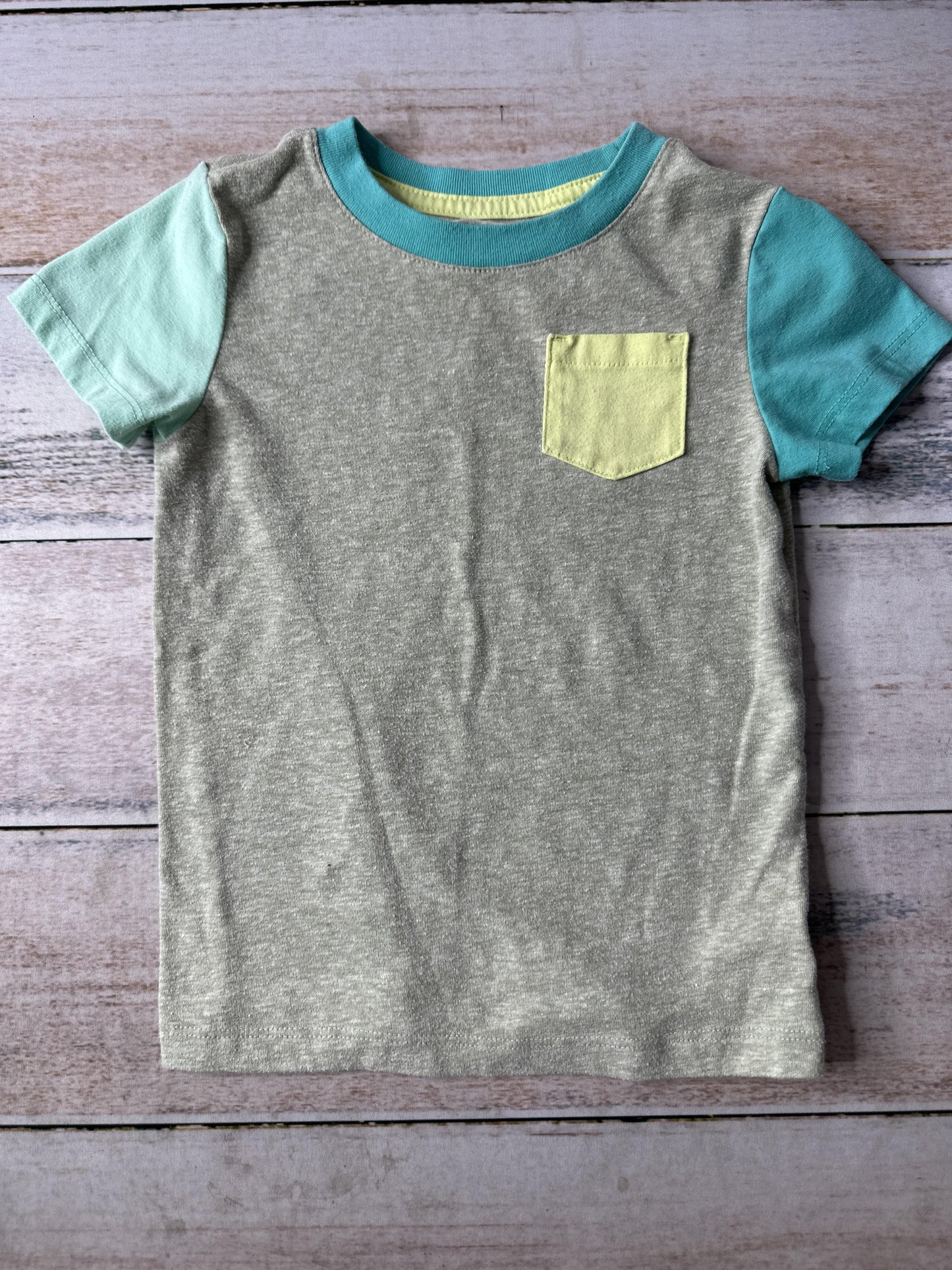 Cat & Jack Boys light green | Turquoise | Yellow T-Shirt Size: 2T light green | Turquoise | Yellow