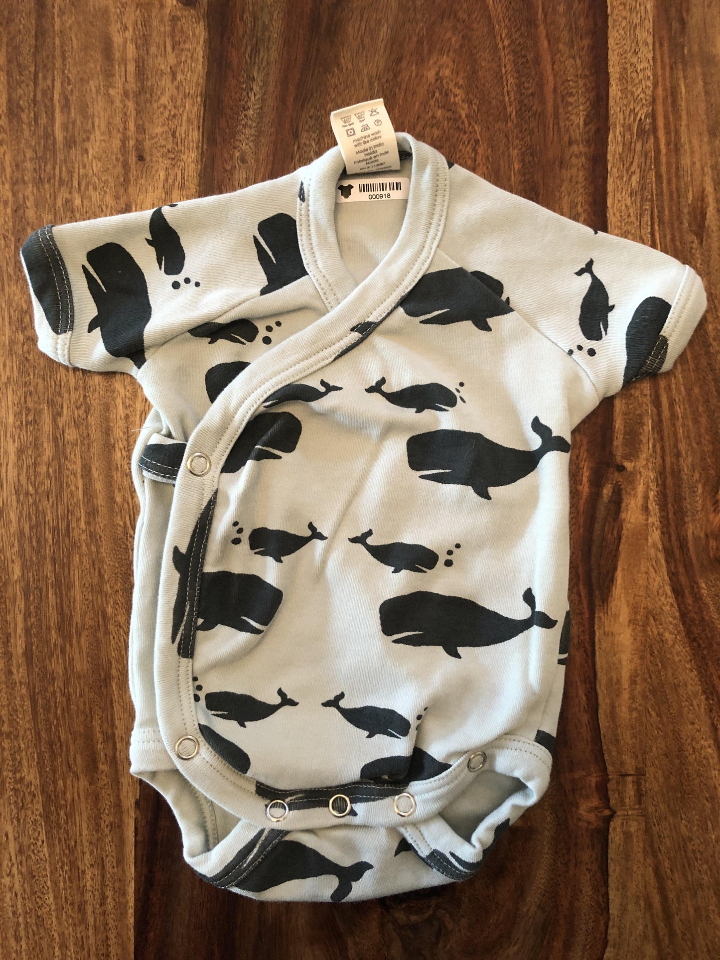 Kate Quinn Girls light green | whales Onesie Size: Newborn light green | whales
