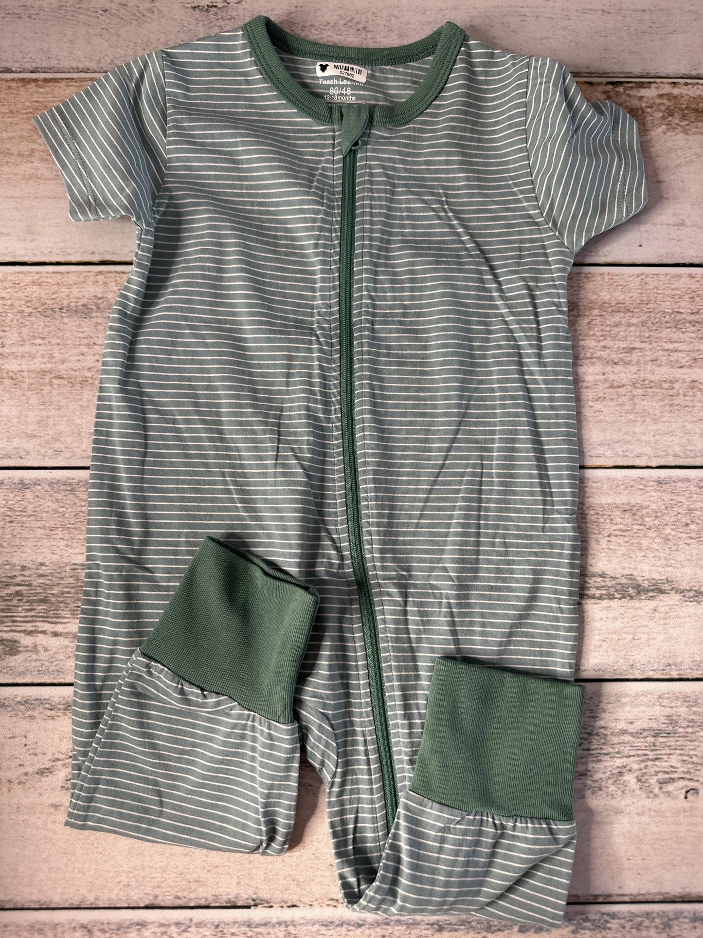 Teach Leanbh Unisex light green | White Romper Size: 18 months light green | White