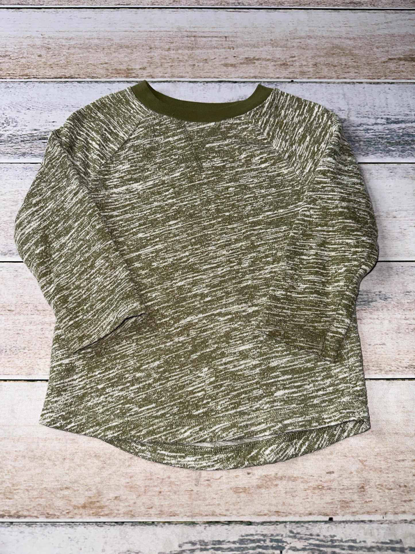 Cat & Jack Boys light green | White Long Sleeve T-Shirt Size: 2T light green | White