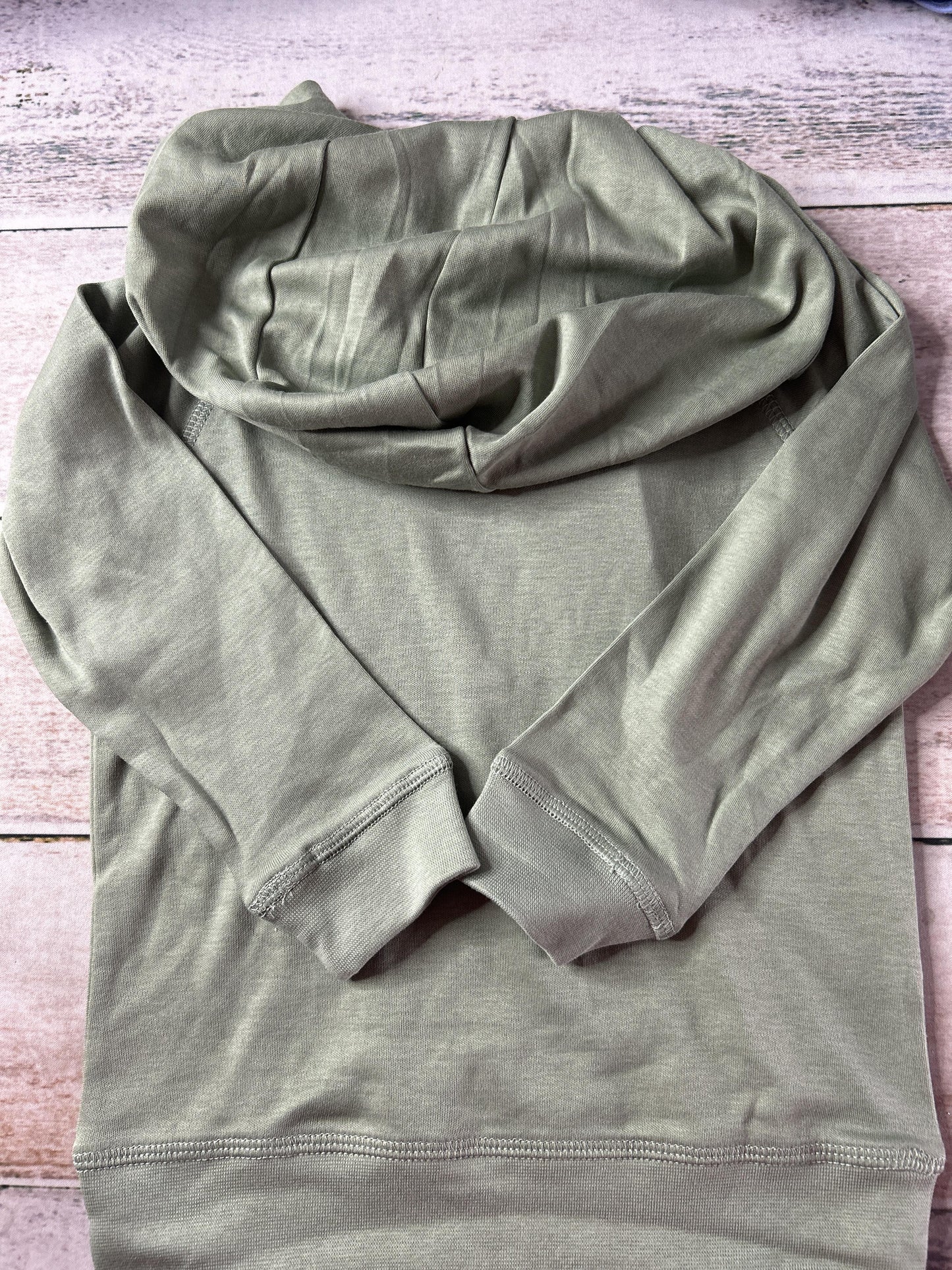 Unisex light green Shirt Size: 3T light green