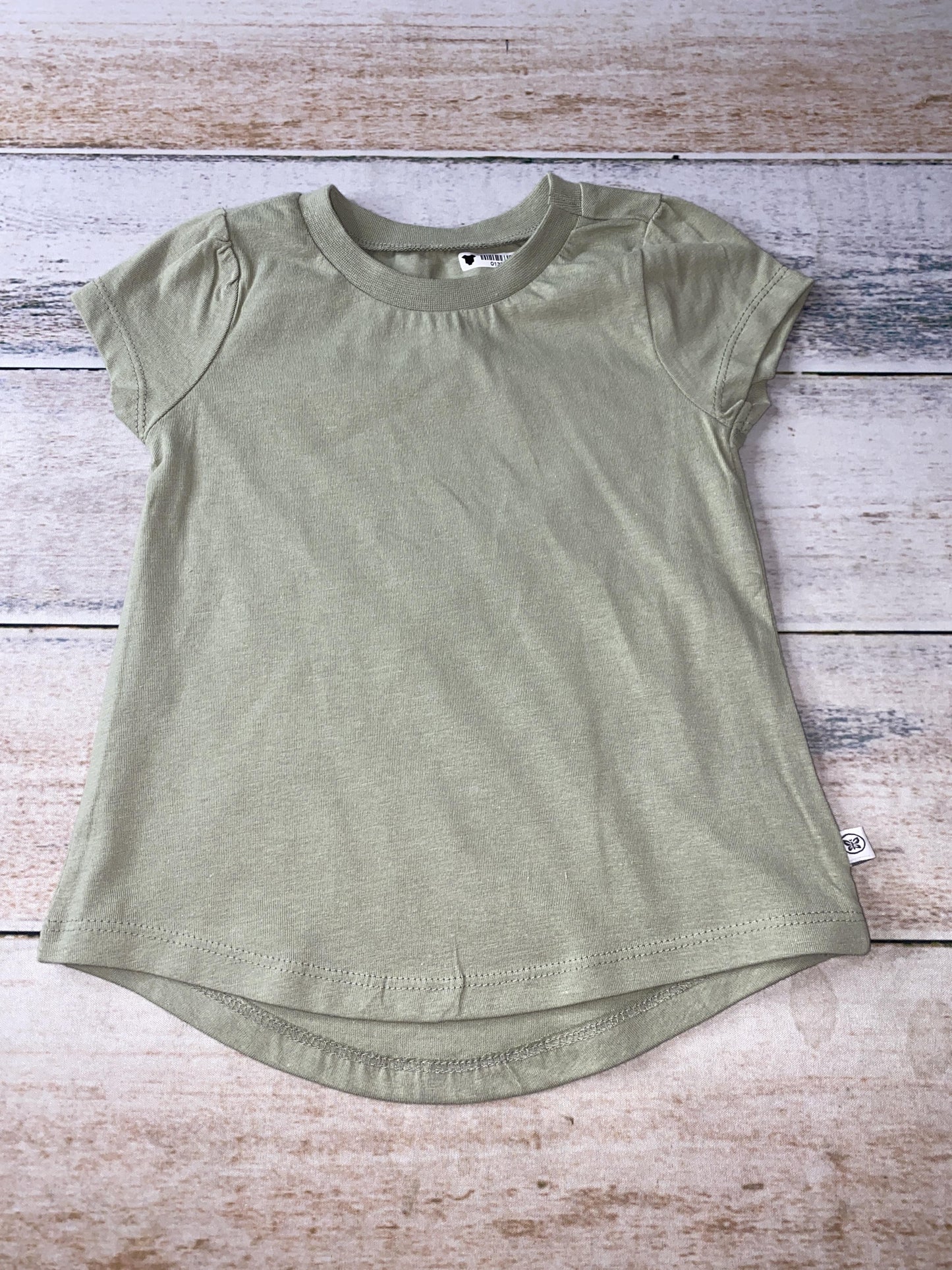 Honest co Girls light green T-Shirt Size: 2T light green
