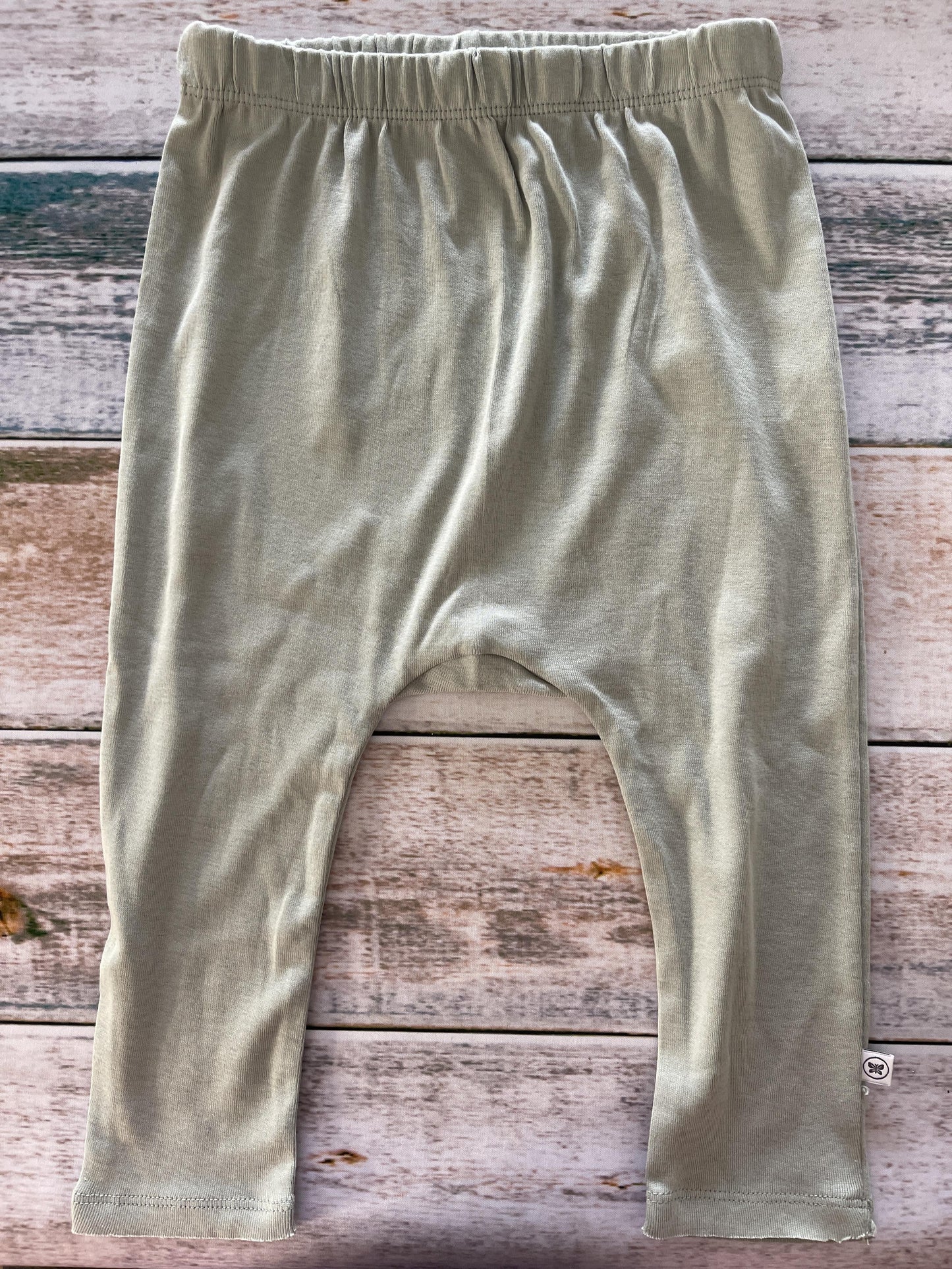 Honest co Unisex light green Pants Size: 24 months light green