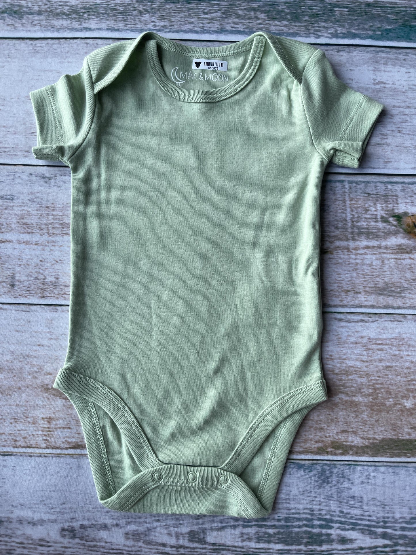 Mac & Moon Unisex light green Onesie Size: 9 months light green