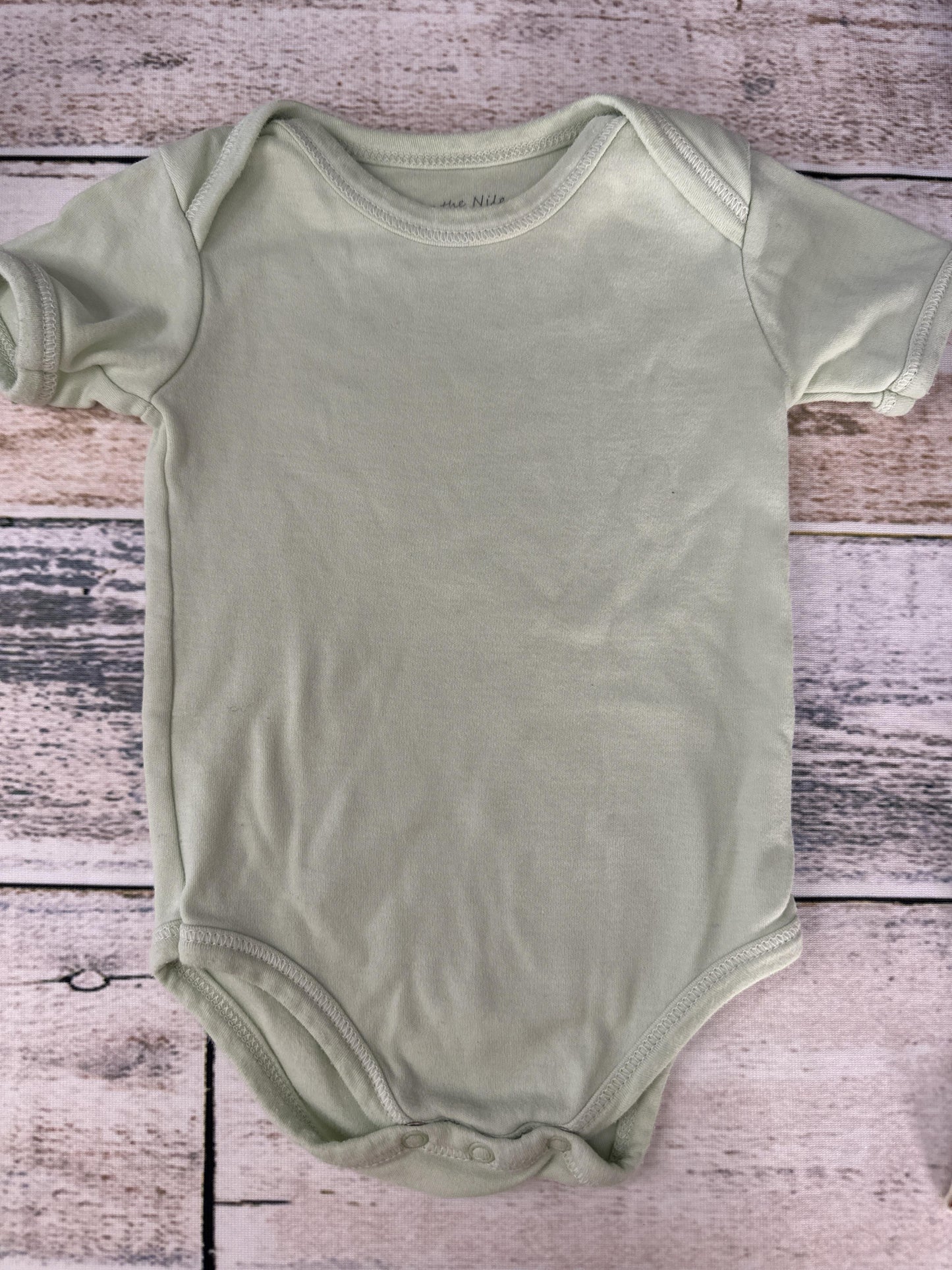 Under The Nile Unisex light green Onesie Size: 3-6 months light green