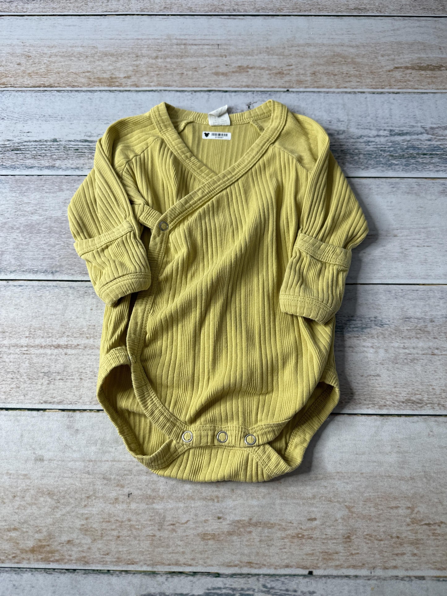 Kate Quinn Unisex Mustard Onesie Size: 6-12 months Mustard