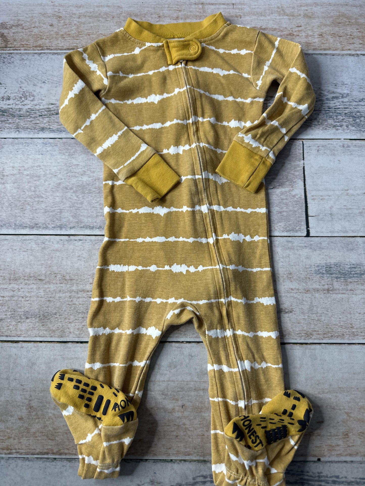 Honest Co Unisex Mustard Pajamas Size: 9-12 Months Mustard