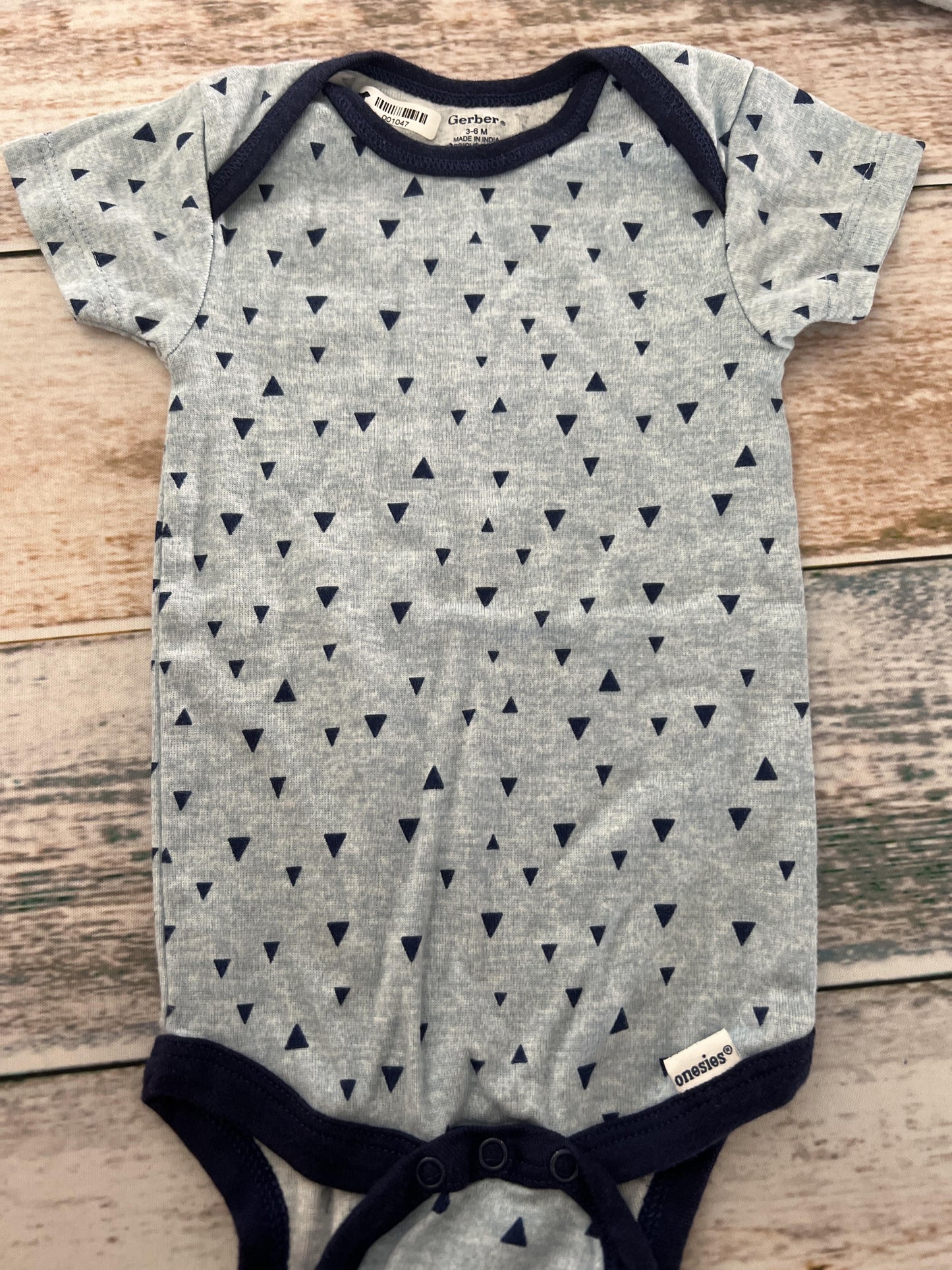 Gerber Childrenswear Boys Navy Blue | Light Blue Onesie Size: 3-6 months Navy Blue | Light Blue