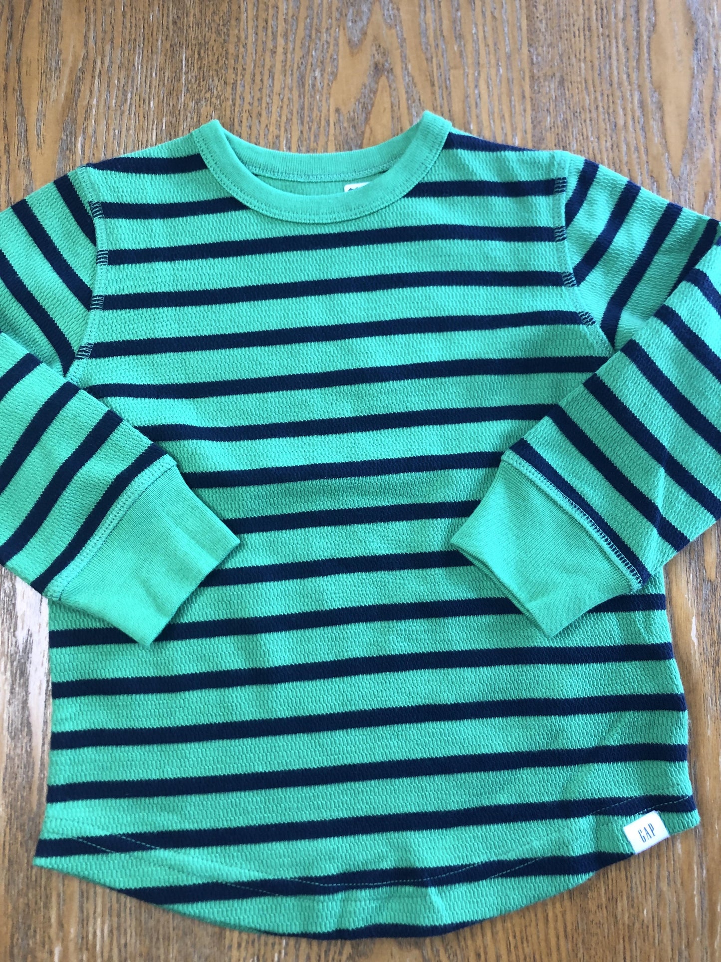 Gap Boys Navy Blue | light green | Striped Long Sleeve T-Shirt Size: 2T Navy Blue | light green | Striped