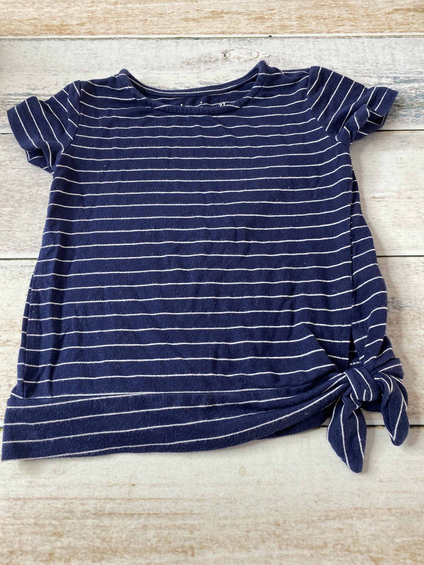 Rumi + Ryder Girls Navy Blue | White | Striped Shirt Size: 2T Navy Blue | White | Striped