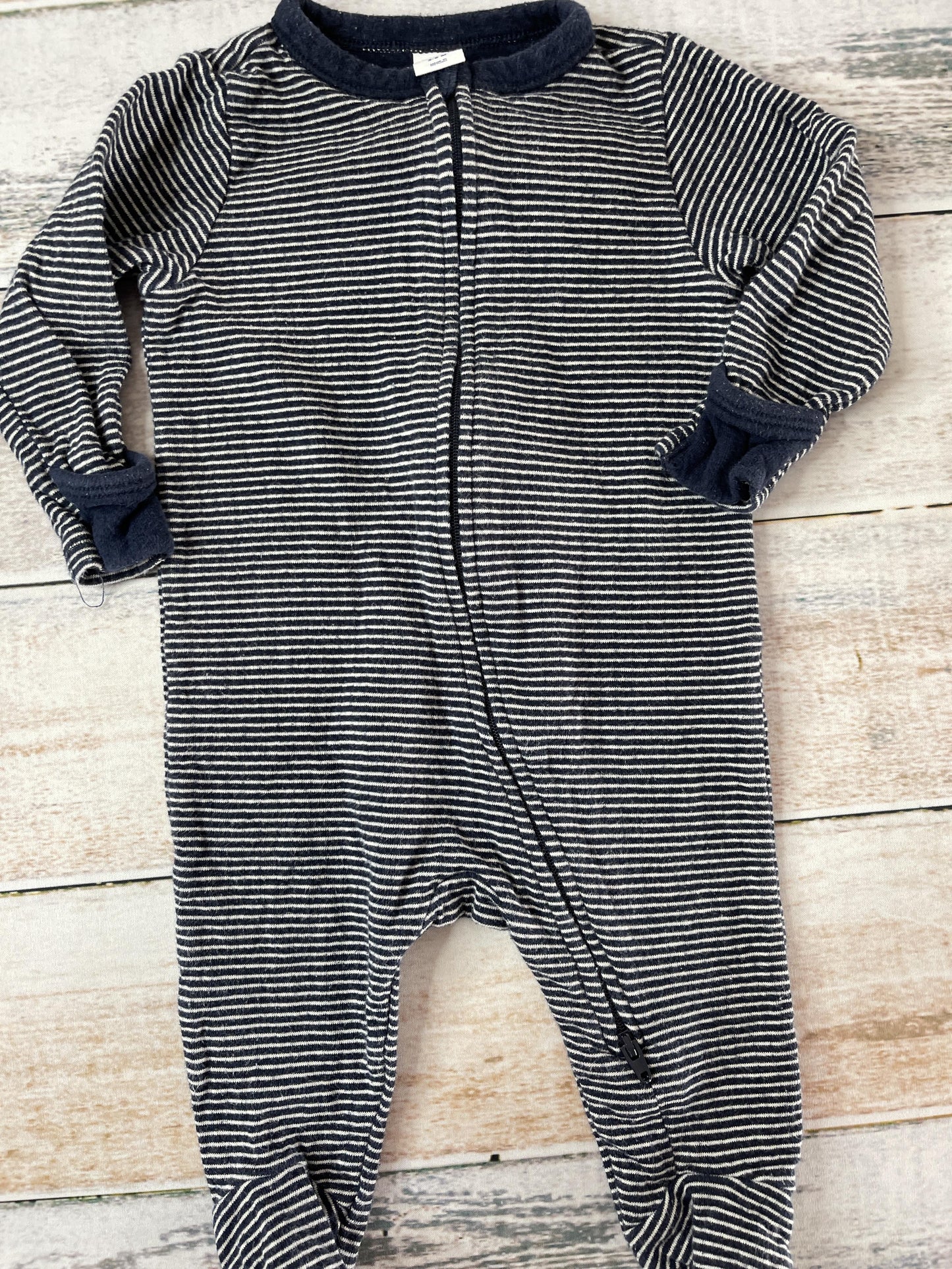 Old Navy Boys Navy Blue | White | Striped Pajamas Size: 3-6 months Navy Blue | White | Striped