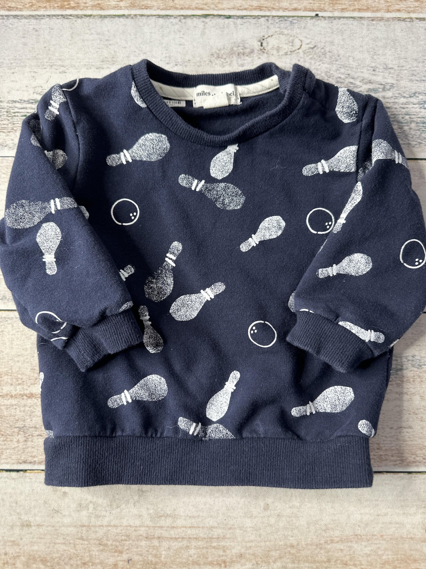 Miles Boys Navy Blue | White Sweater Size: 6-9 months Navy Blue | White