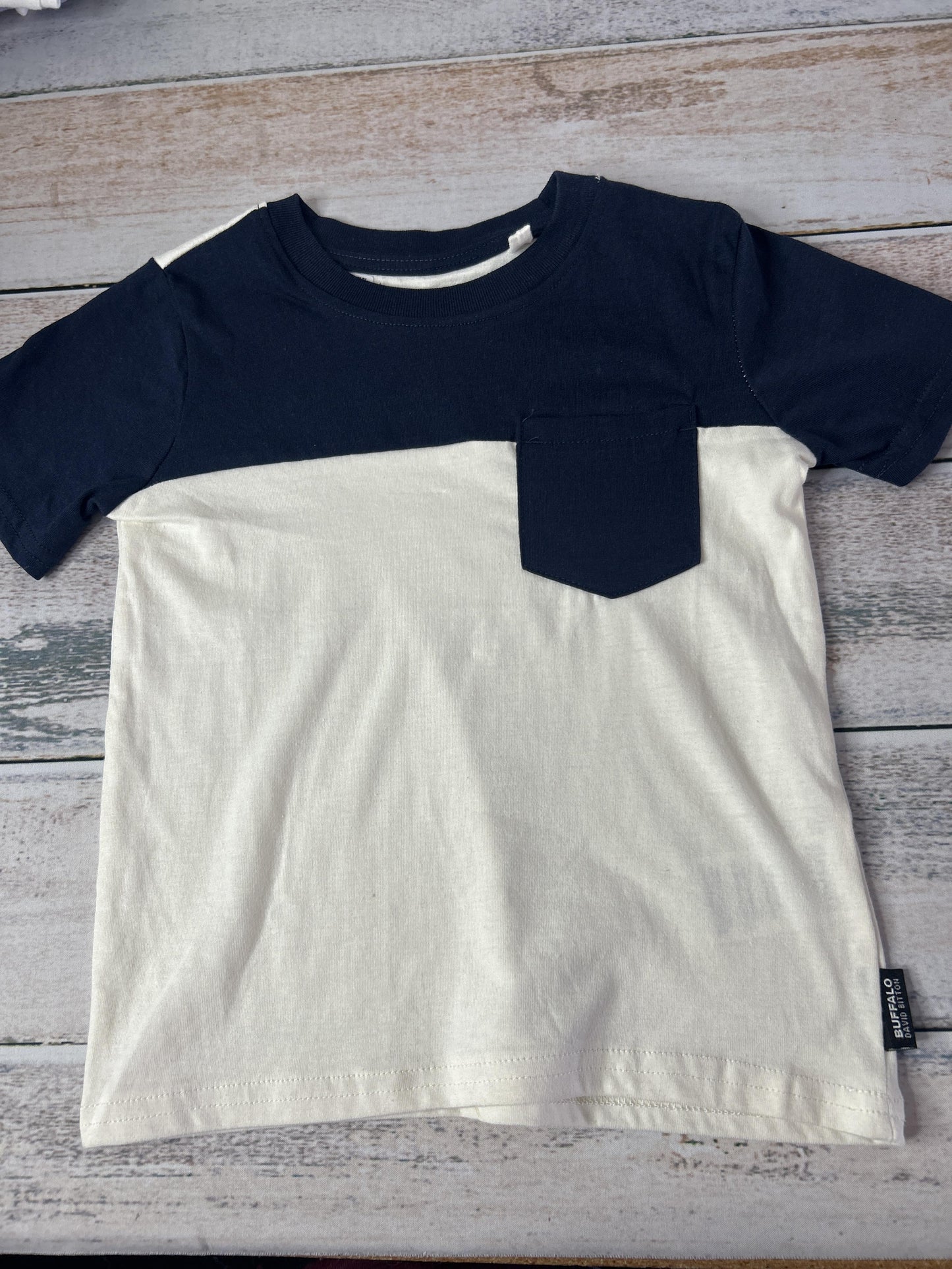 Boys Navy Blue | White T-Shirt Size: 4T Navy Blue | White