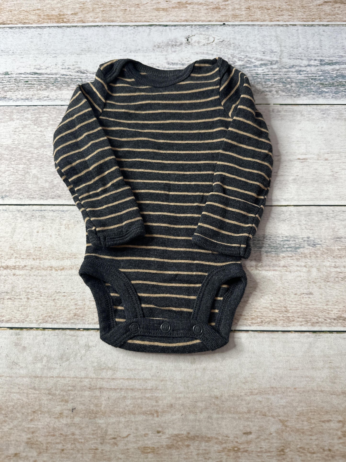 Unisex Onesie Size: Newborn