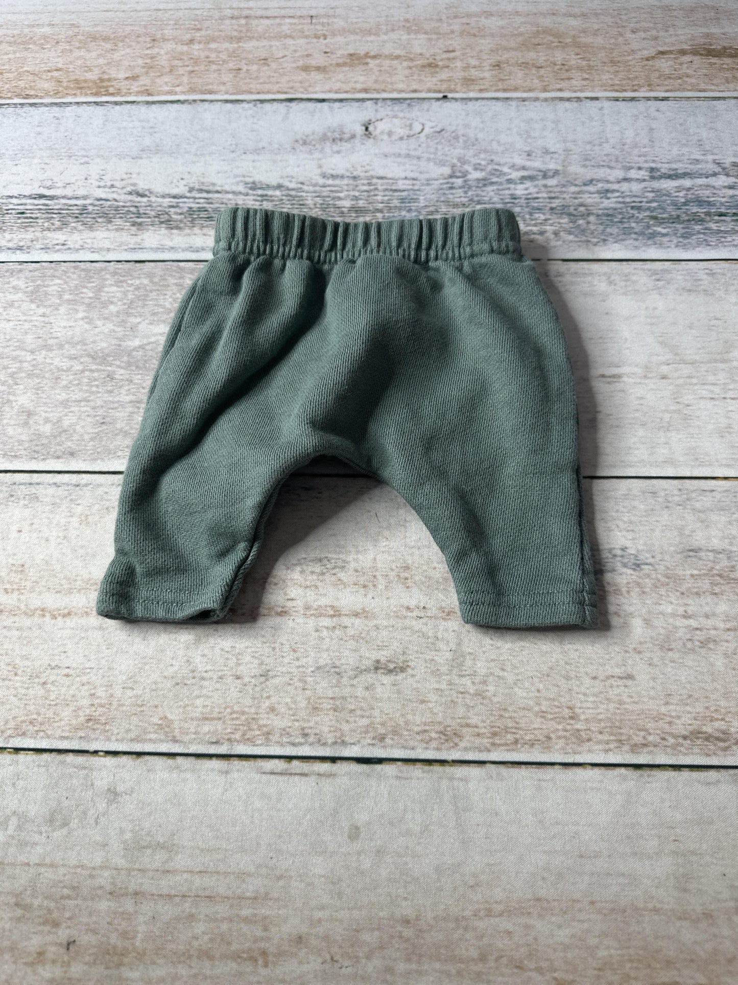 Little Planet Unisex Pants Size: Newborn