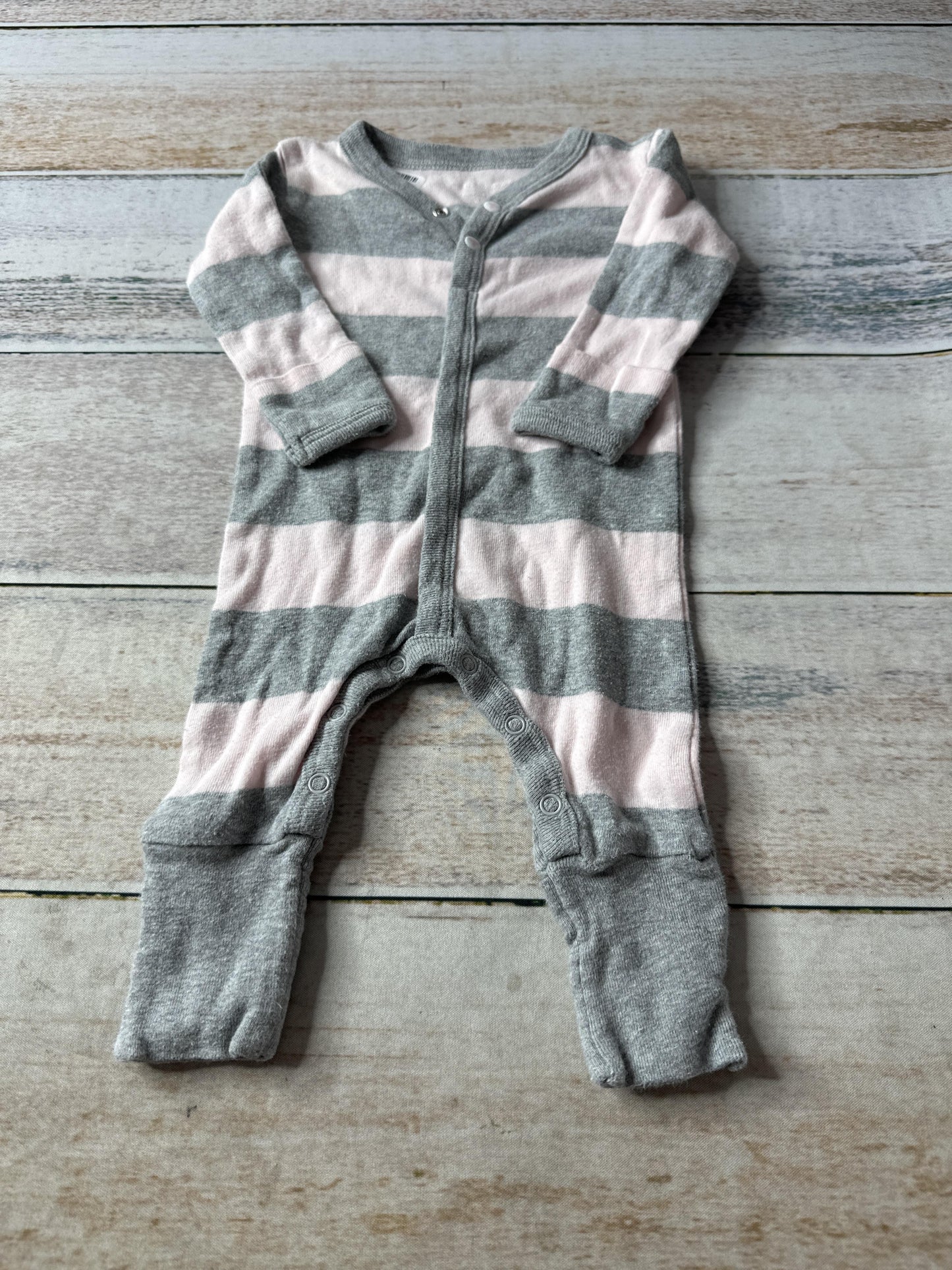 Unisex Pajamas Size: Newborn