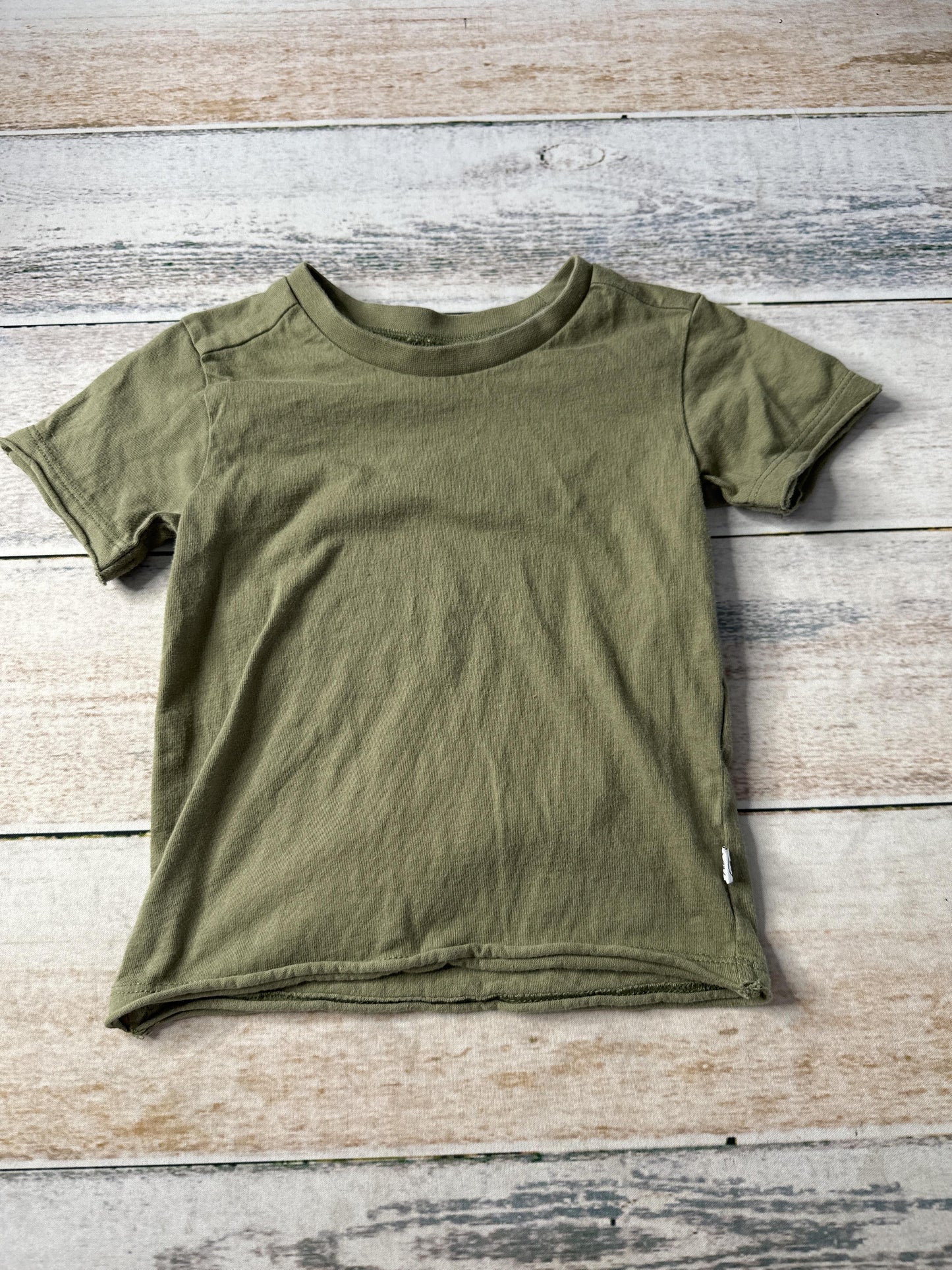 Honest co Boys Olive T-Shirt Size: 12 months Olive