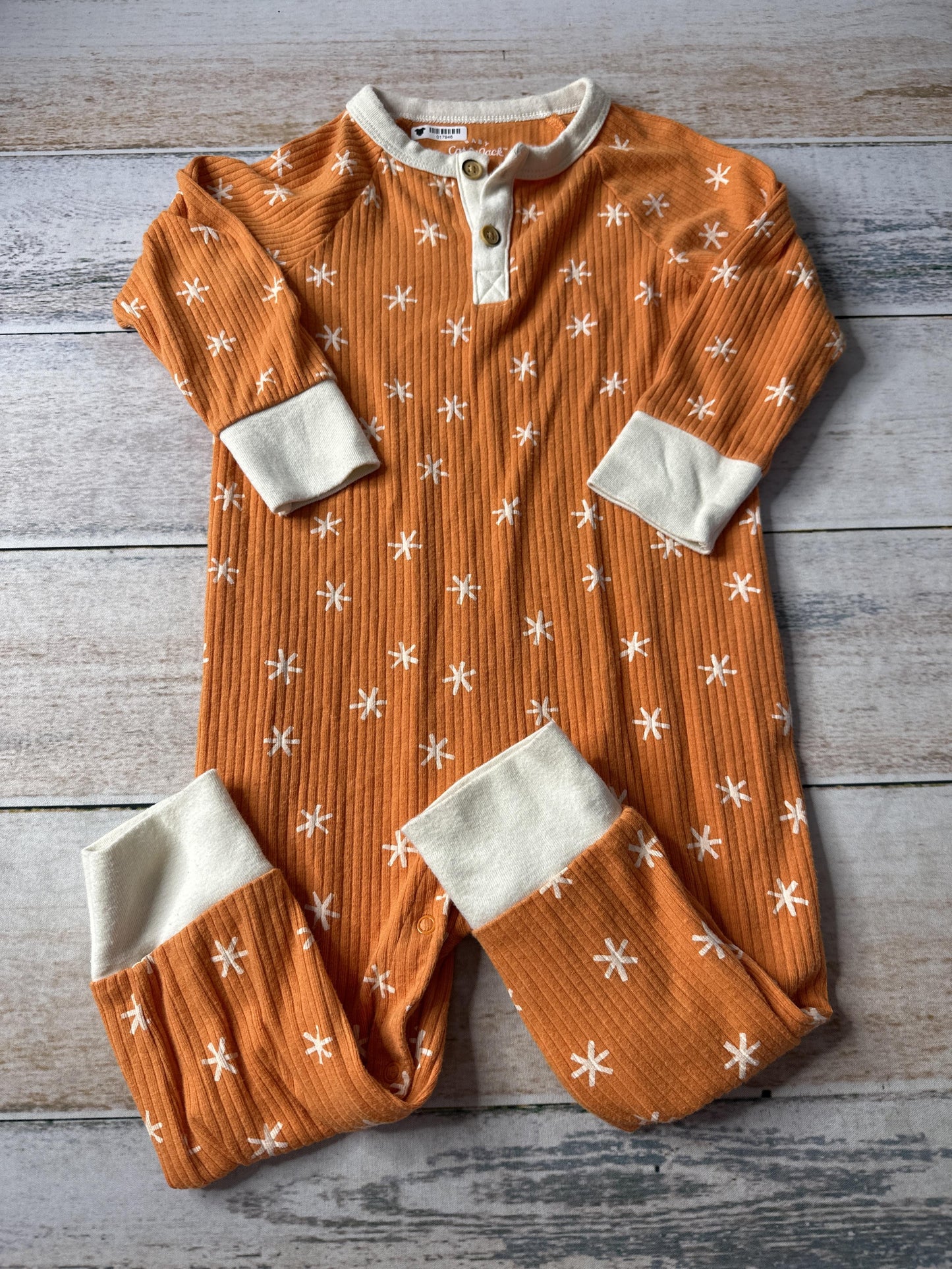 Cat & Jack Boys orange | White | Stars Long Sleeve Outfit Size: 18 months orange | White | Stars