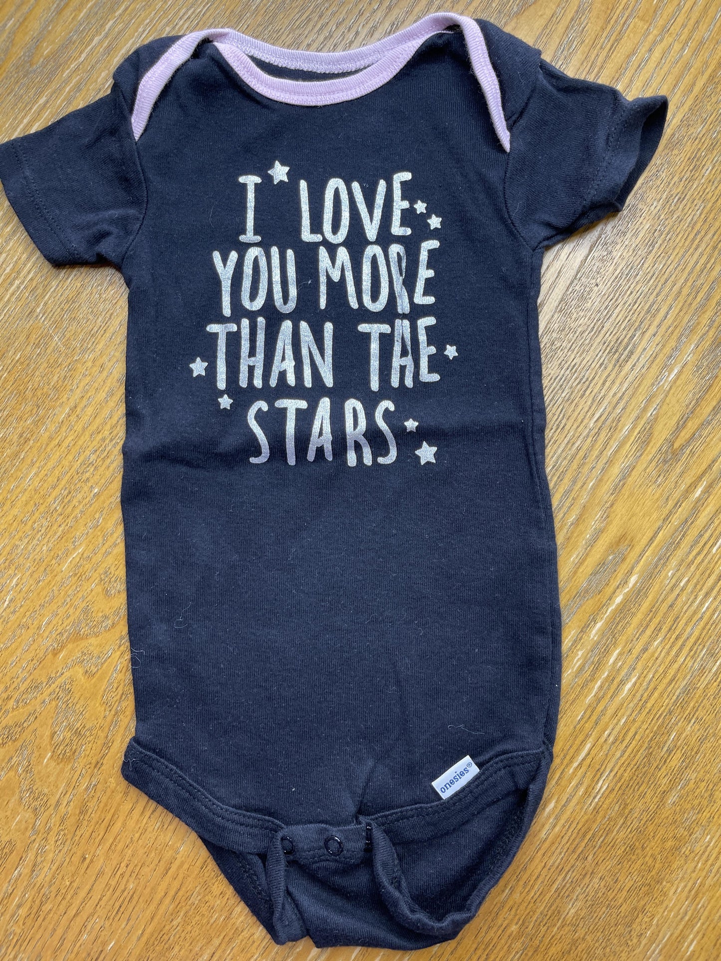 Gerber Childrenswear Girls pink | Black Onesie Size: 6-9 months pink | Black