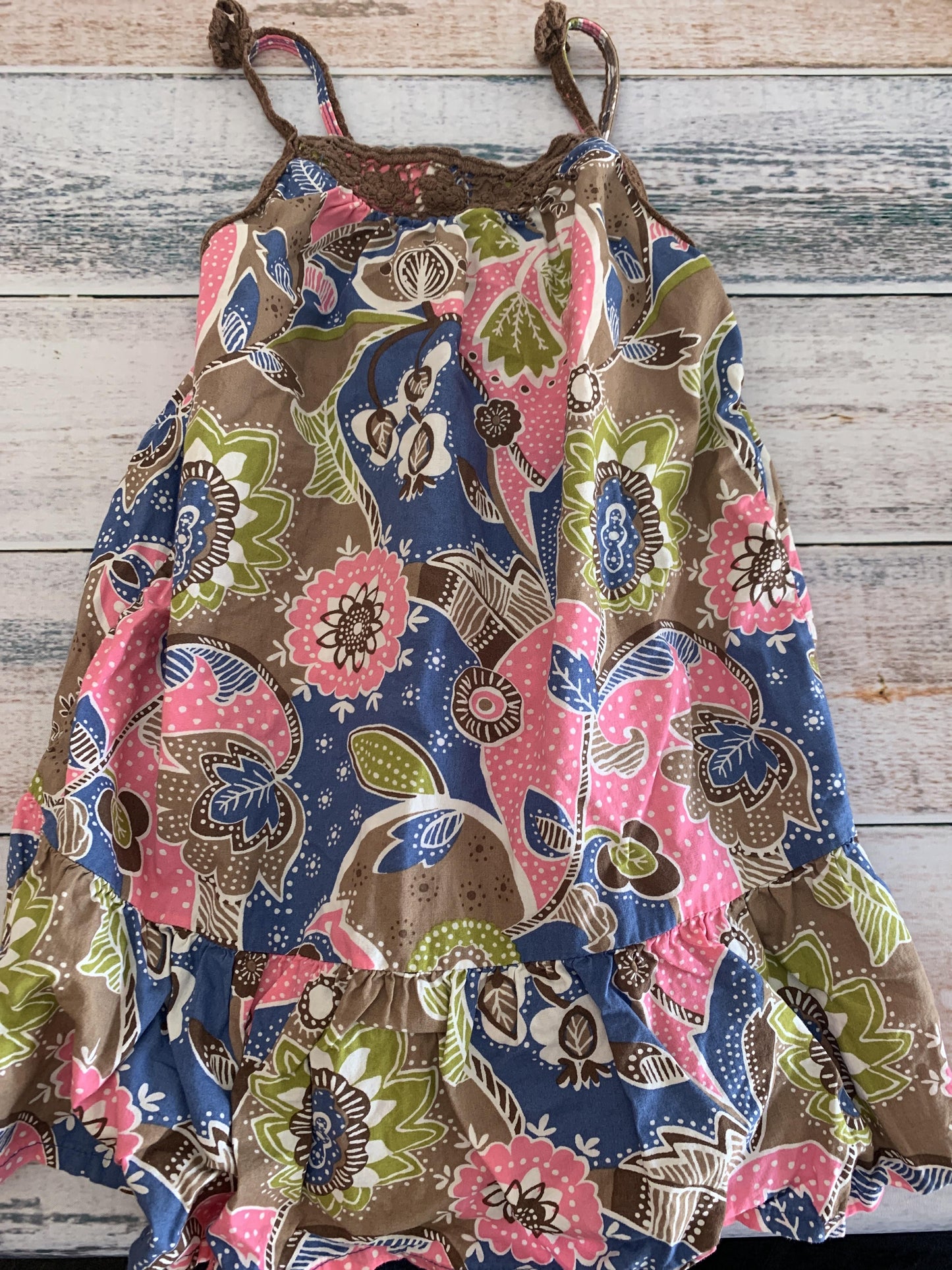 Girls Pink floral Dress Size: 4T Pink floral