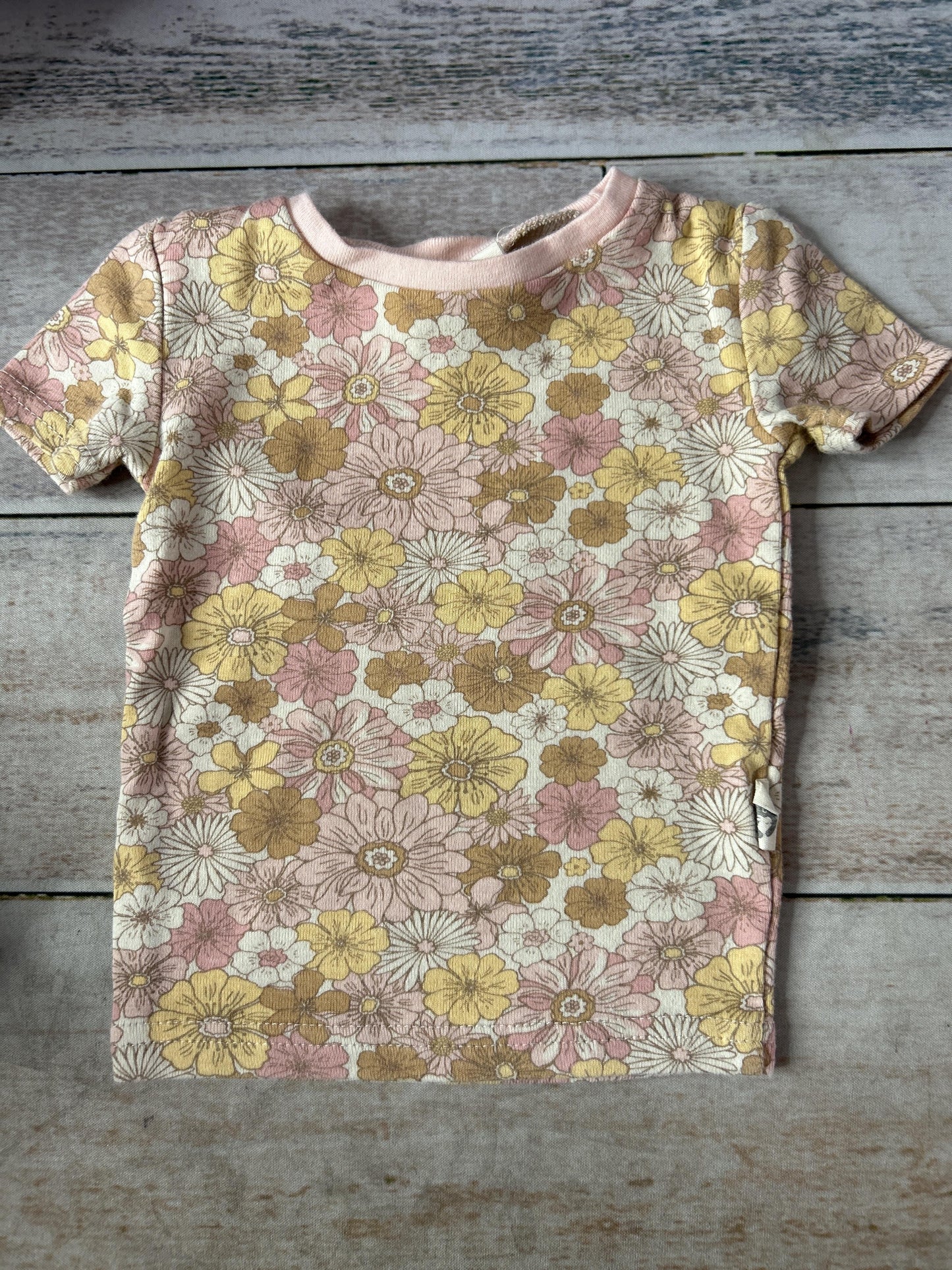 Girls Pink floral T-Shirt Size: 12M Pink floral