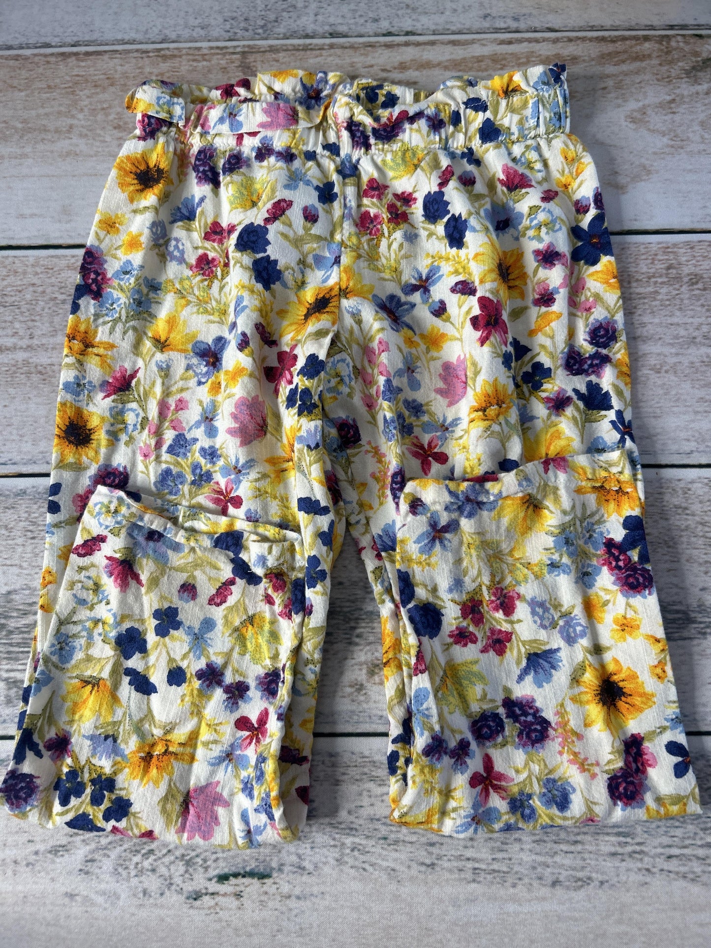 Girls Pink floral Pants Size: 3T Pink floral