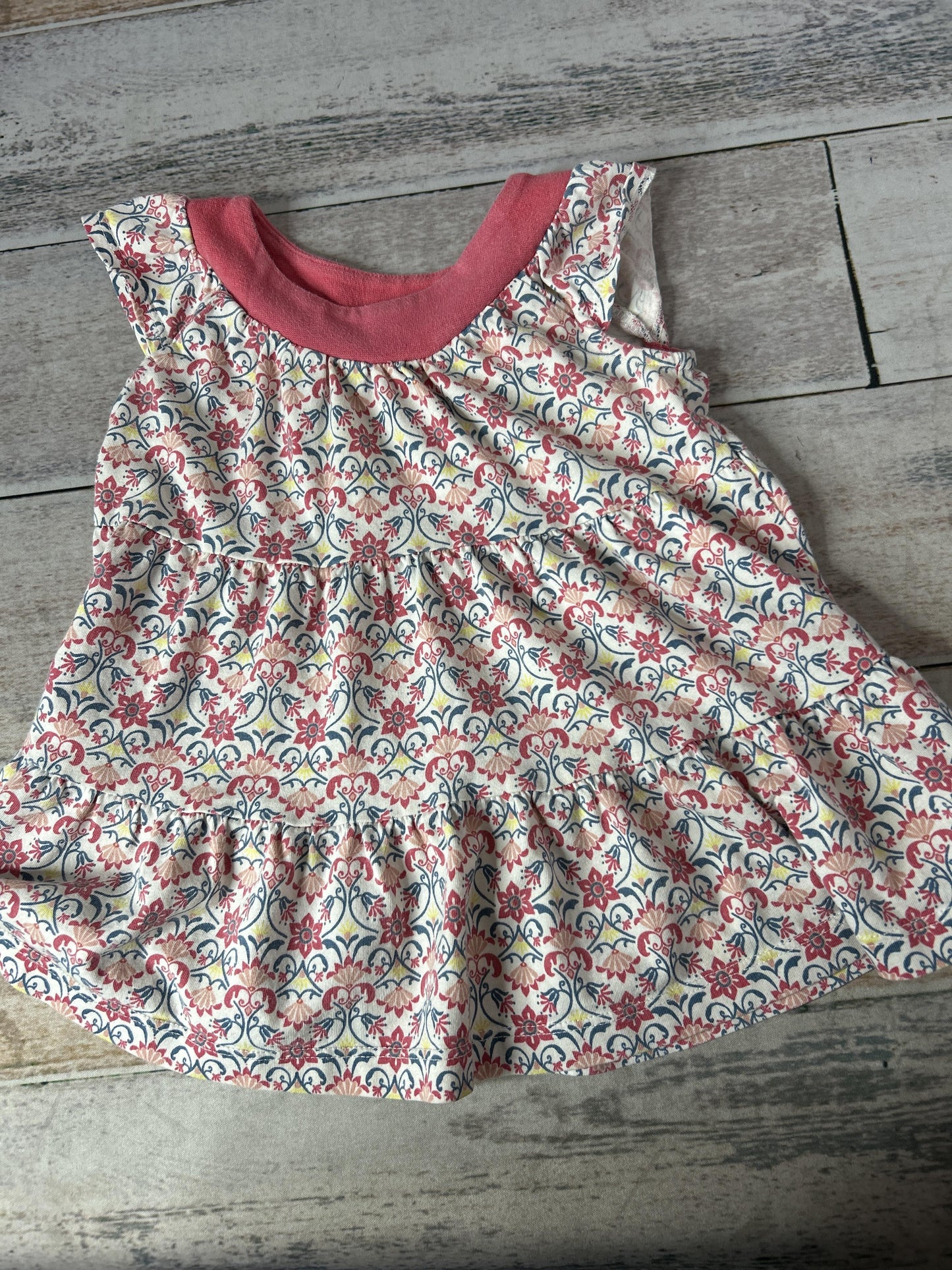 Girls Pink floral Dress Size: 6-12 months Pink floral